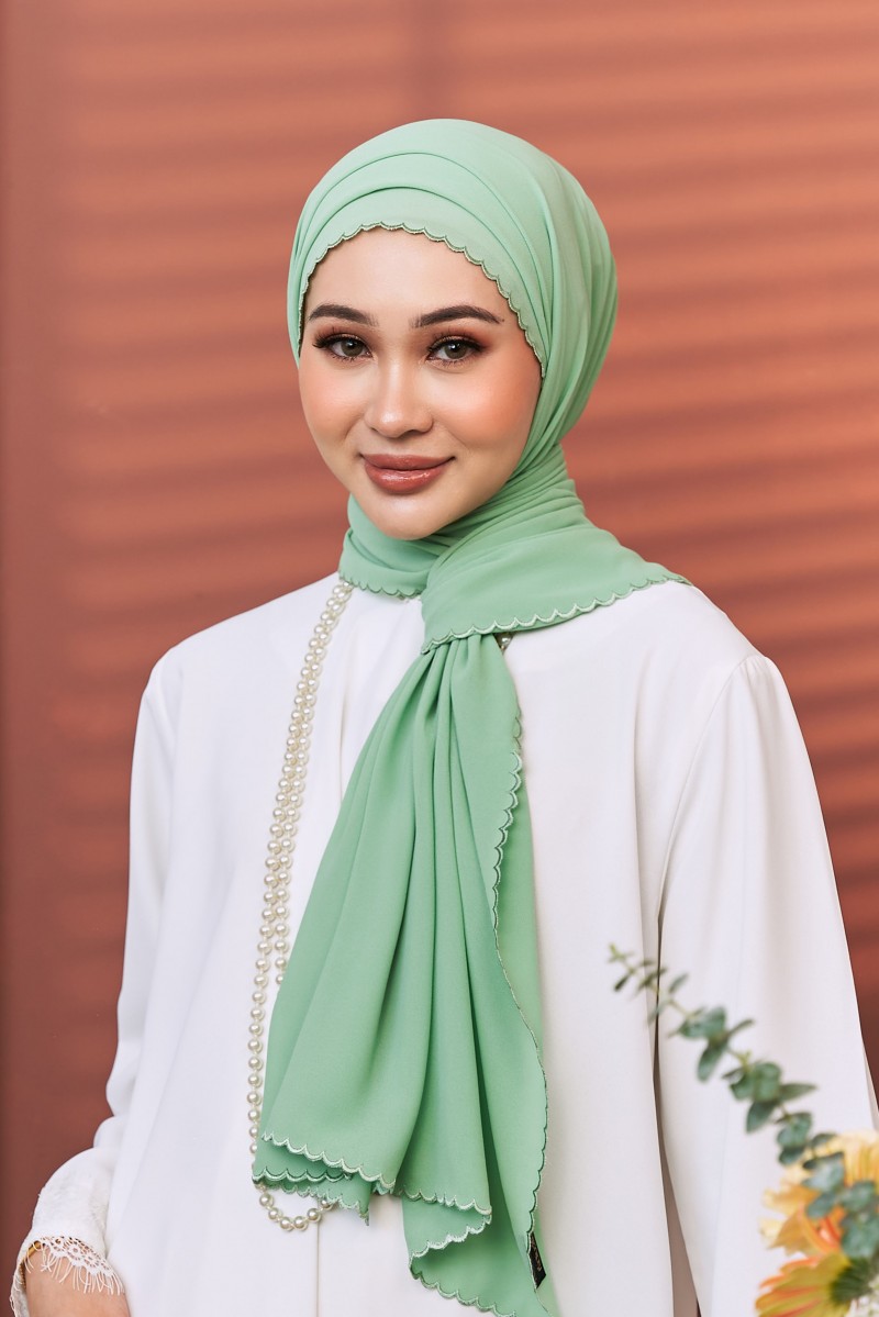 TIARA Sulam Shawl in Apple Green