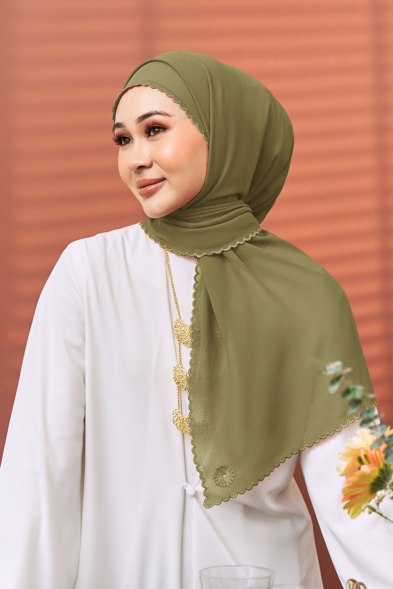 TIARA Sulam Shawl in Olive Green