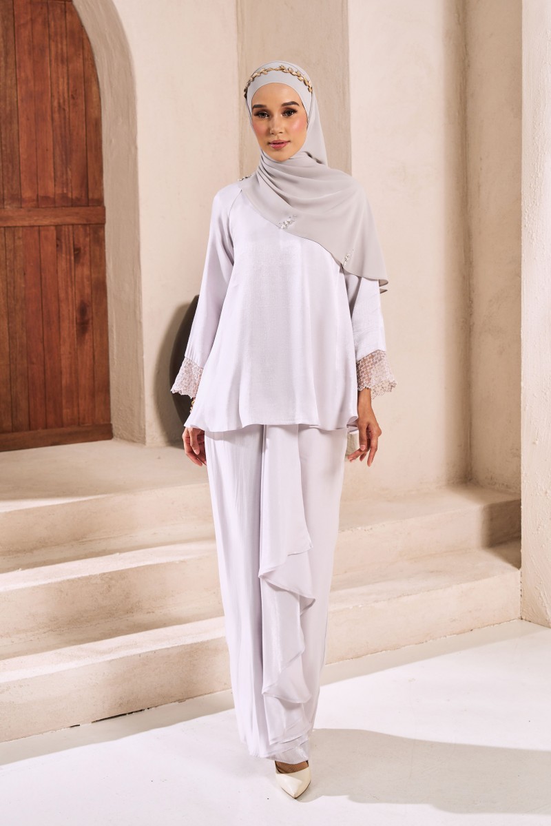 BARIKA Kurung in Silver