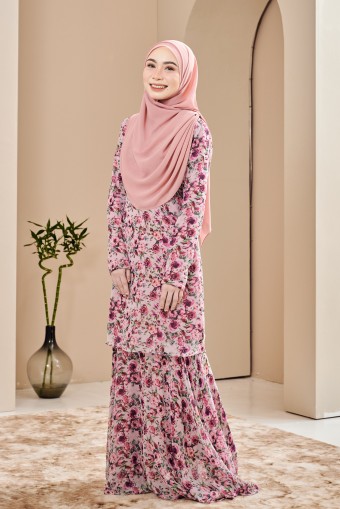 Aura Kurung in Alice