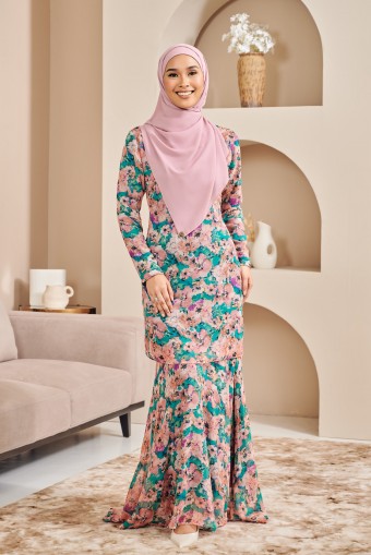 Aura Kurung in Camilla