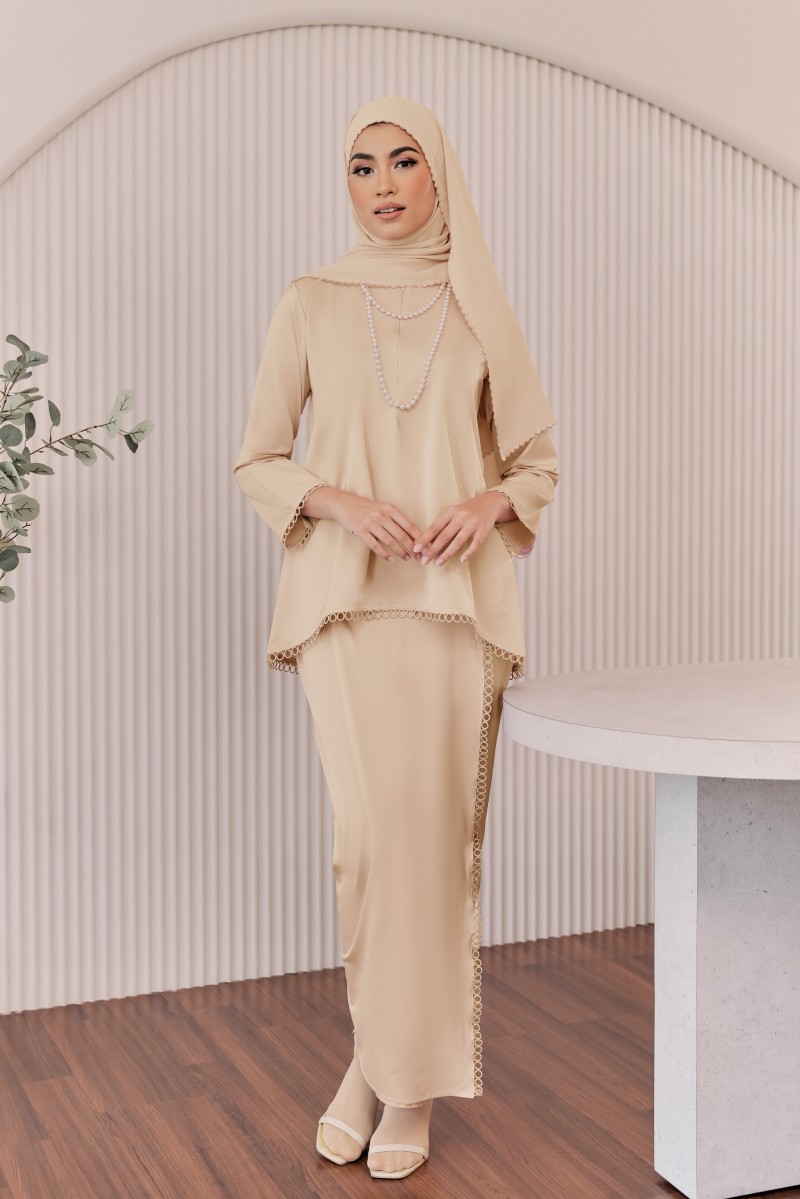 SERAYU Kurung in Peach Tea