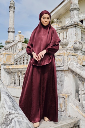 ZARIA SET in Burgundy