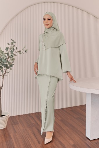 SERAYU Kurung in Mint Green