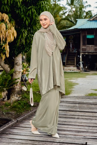 Meraki Kurung in Olive