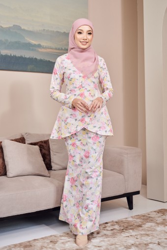 Souris Kurung in Zinnia