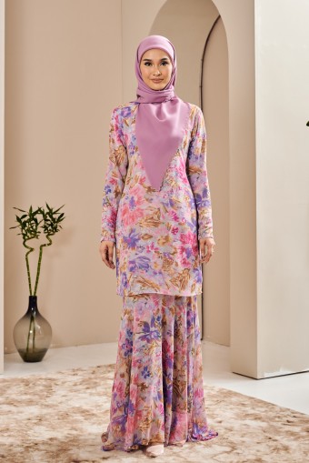 Aura Kurung in Emerlyn