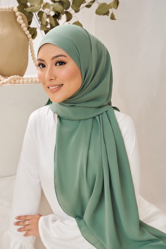 ALUN Long Shawl in Jade Green