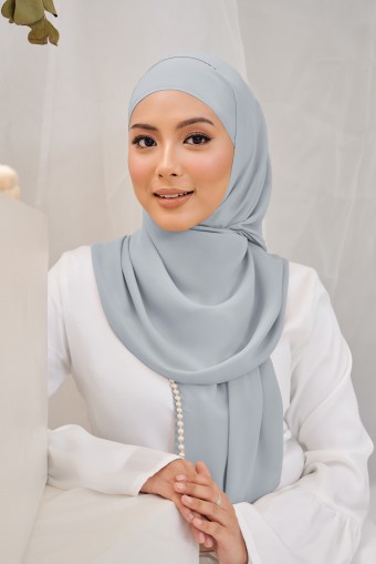 ALUN Long Shawl in Soft Blue