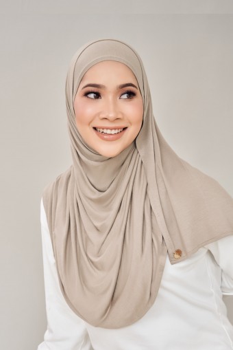 KATE Long Shawl in Soft Brown