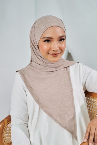 FIRA Bawal Lazy in Soft Brown