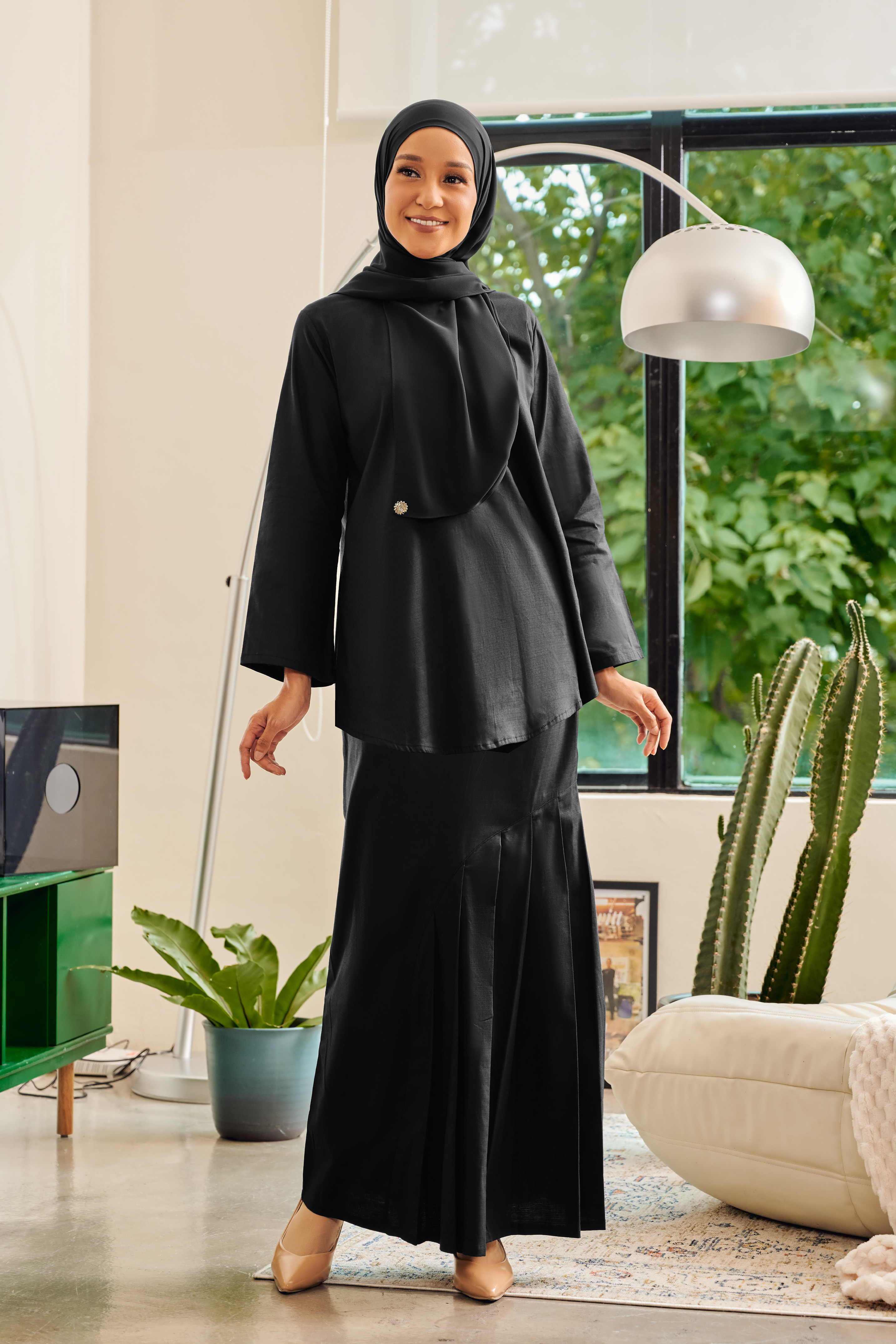 (AS-IS) Arunika Kurung in Black