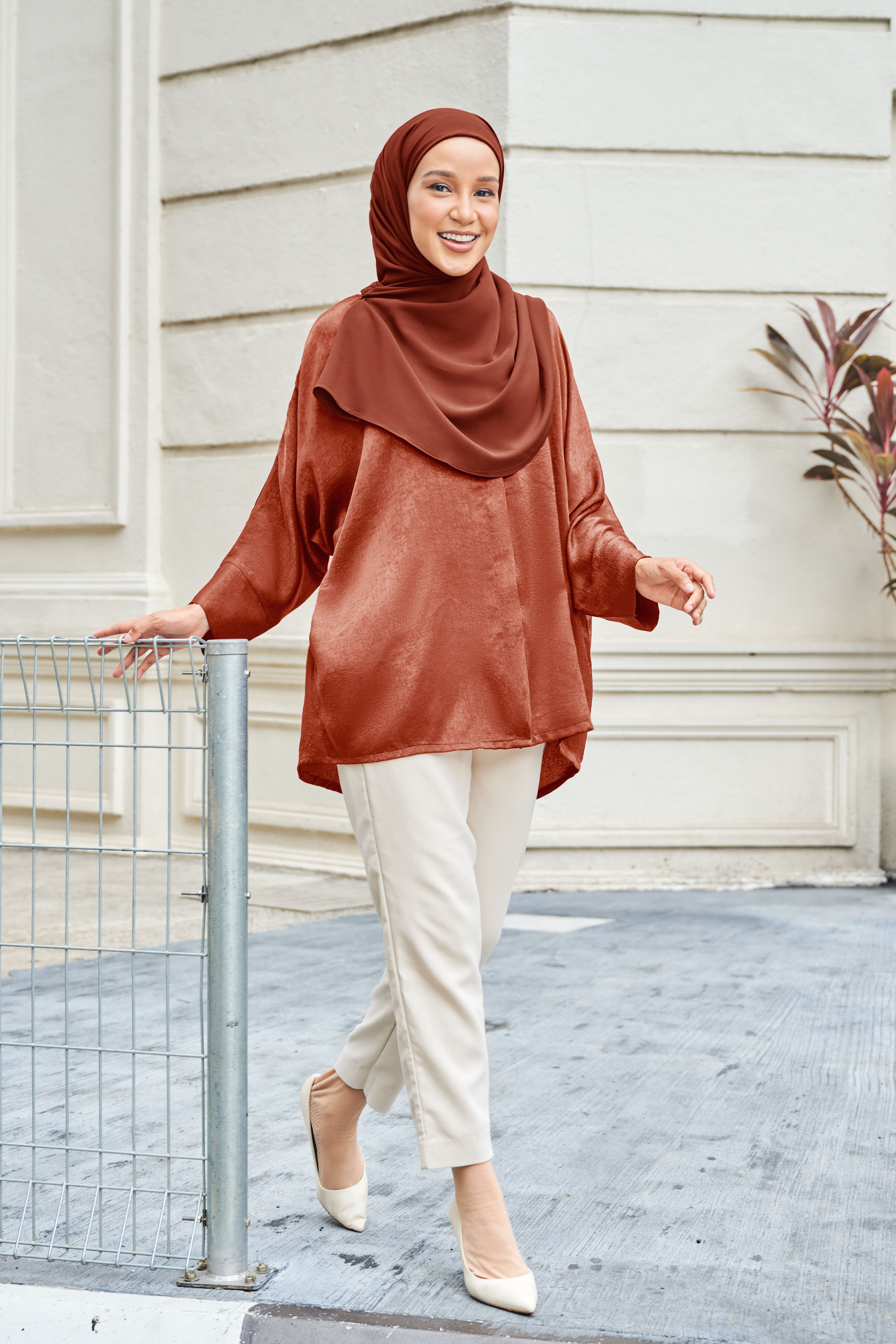 MIKA Oversized Top in Dusty Brick