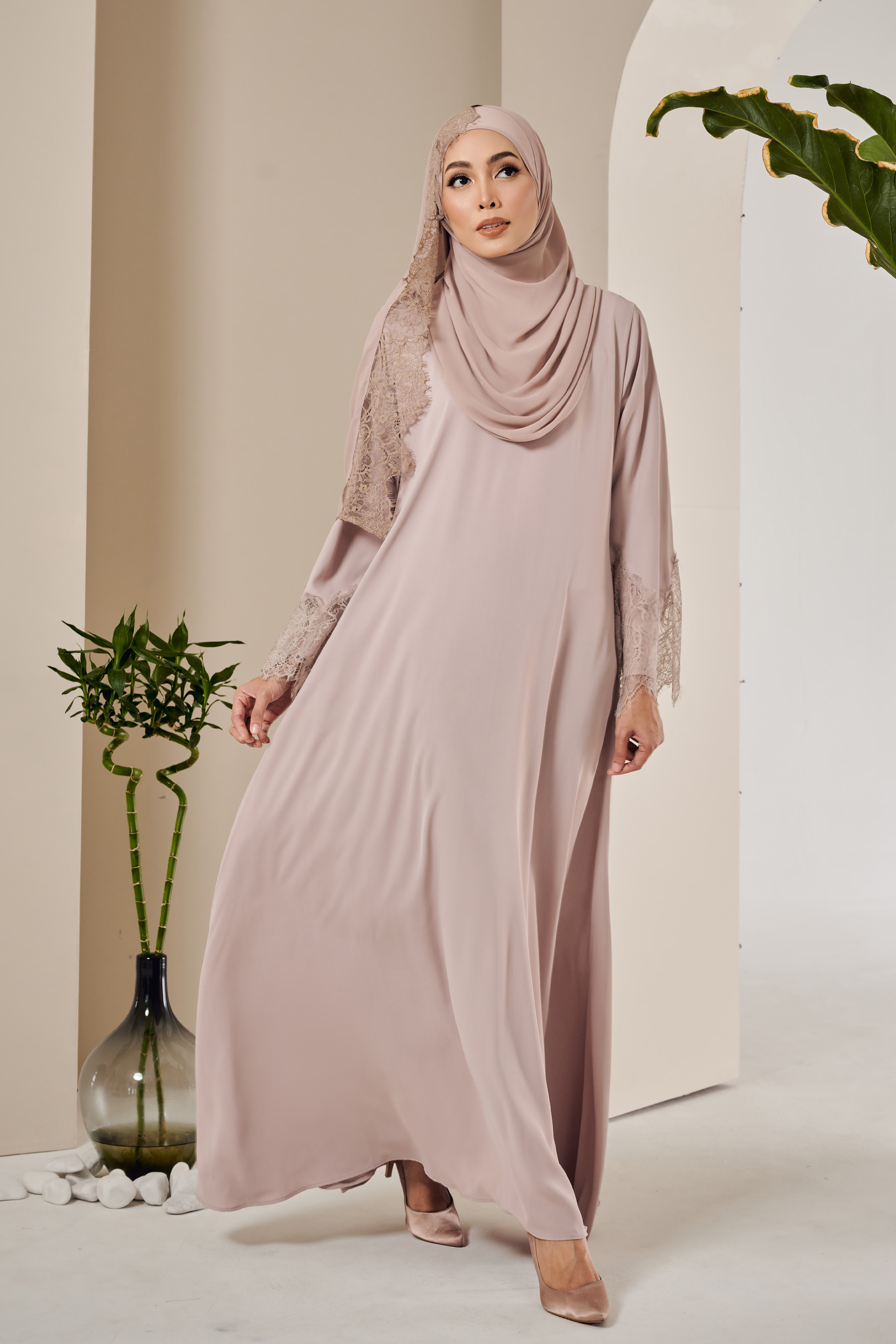 AMIA Abaya in Dusty Purple