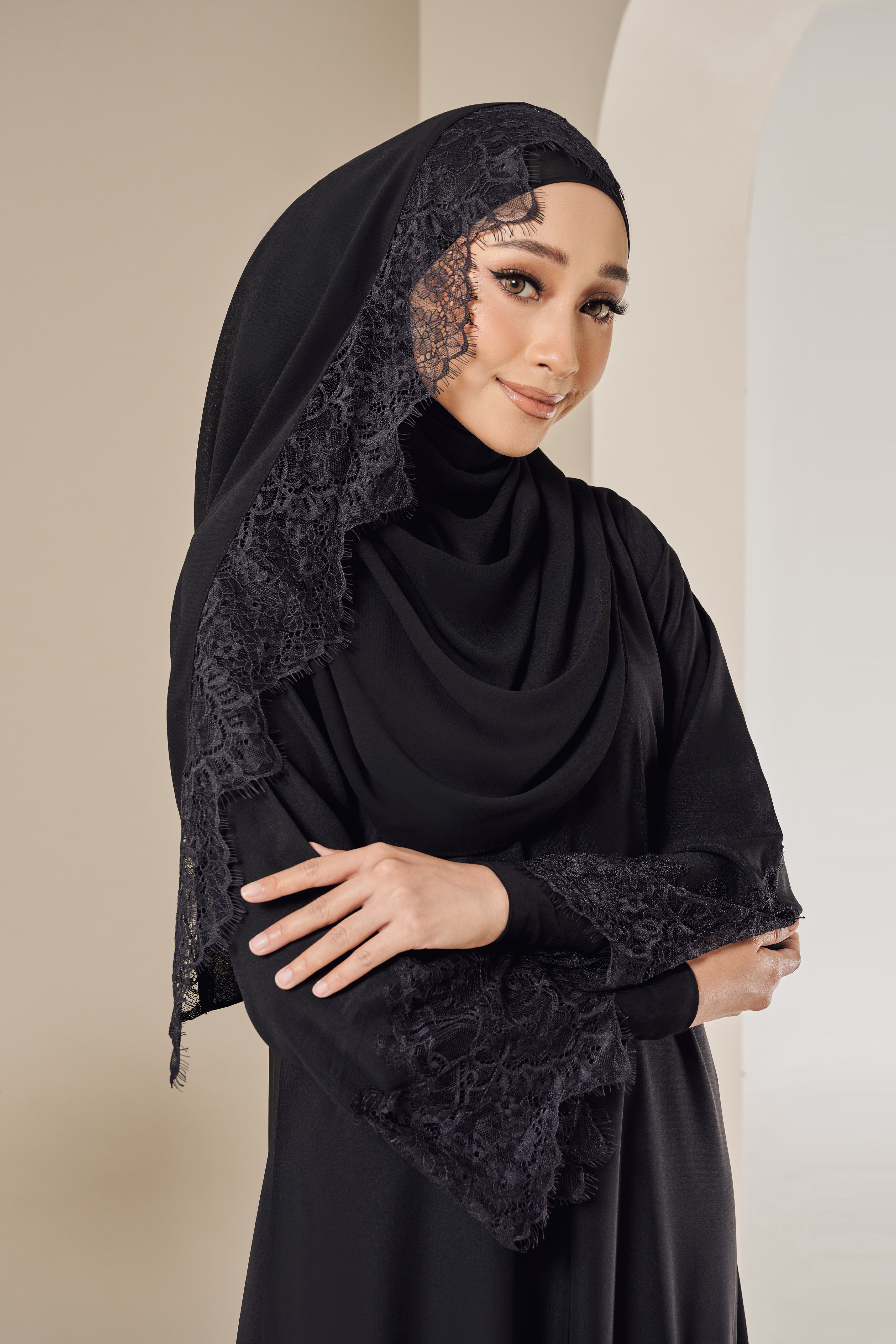(AS-IS) AMIA Abaya in Black