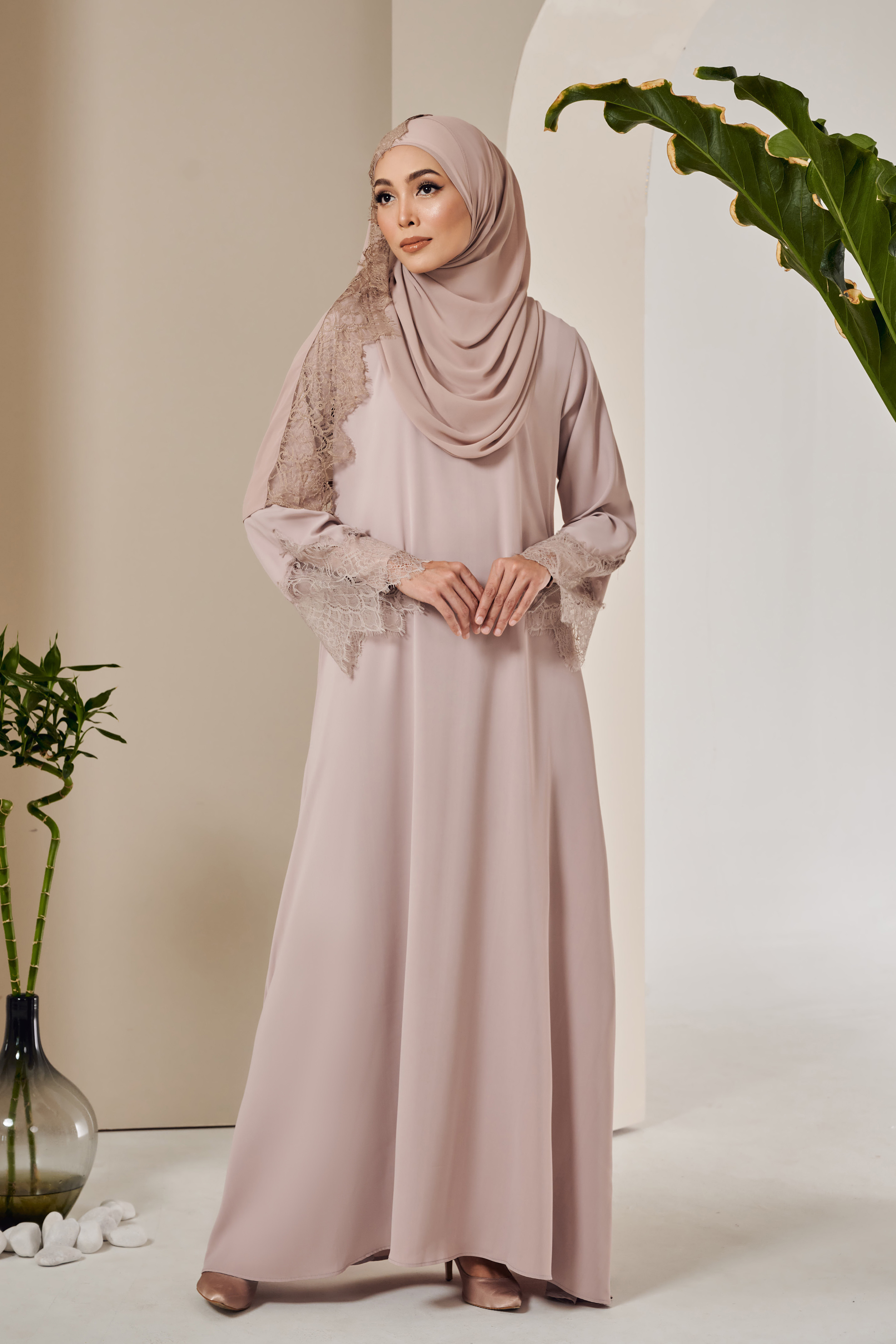 AMIA Abaya in Dusty Purple