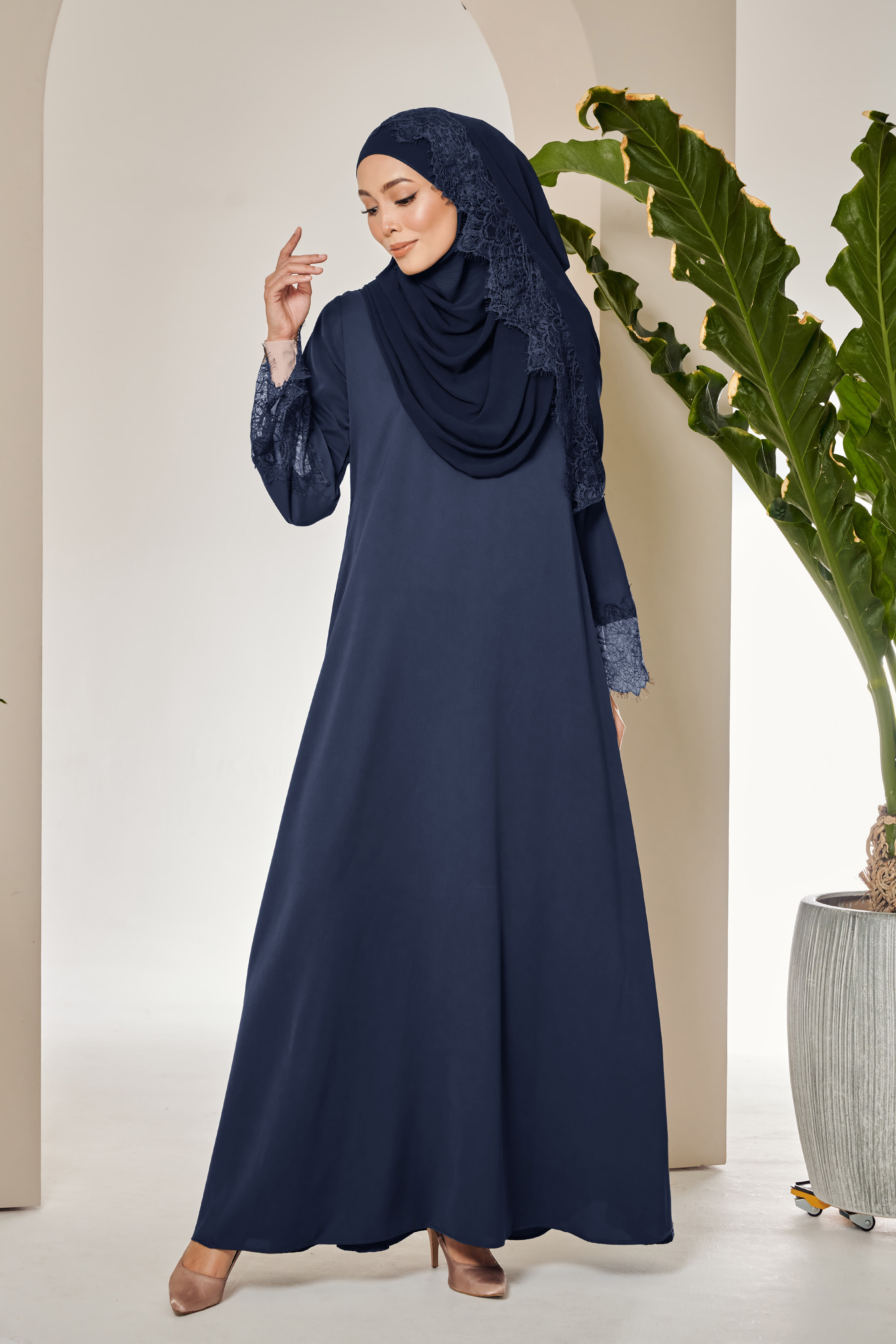 (AS-IS) AMIA Abaya in Navy Blue