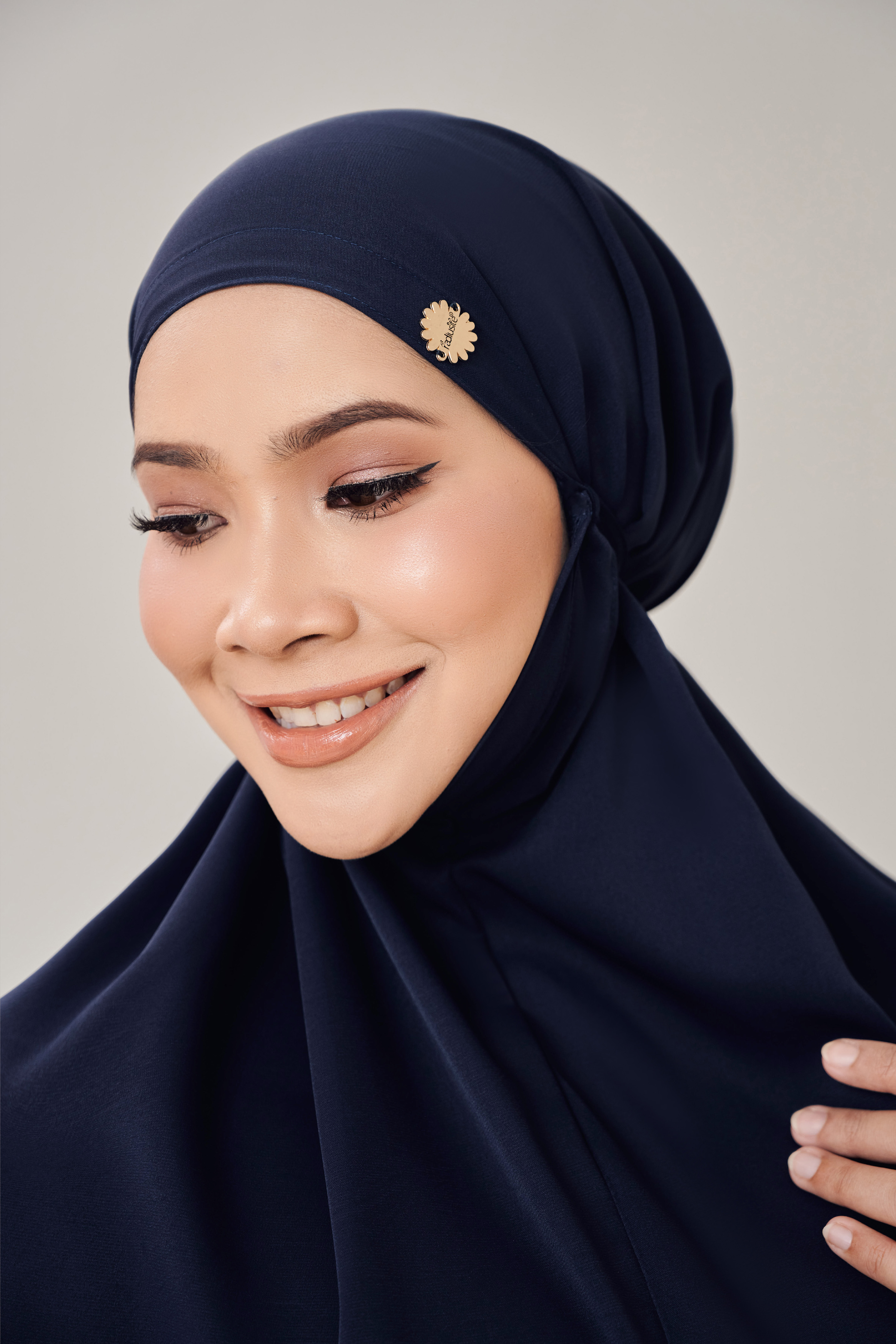 KHAWLA khimar in Navy Blue