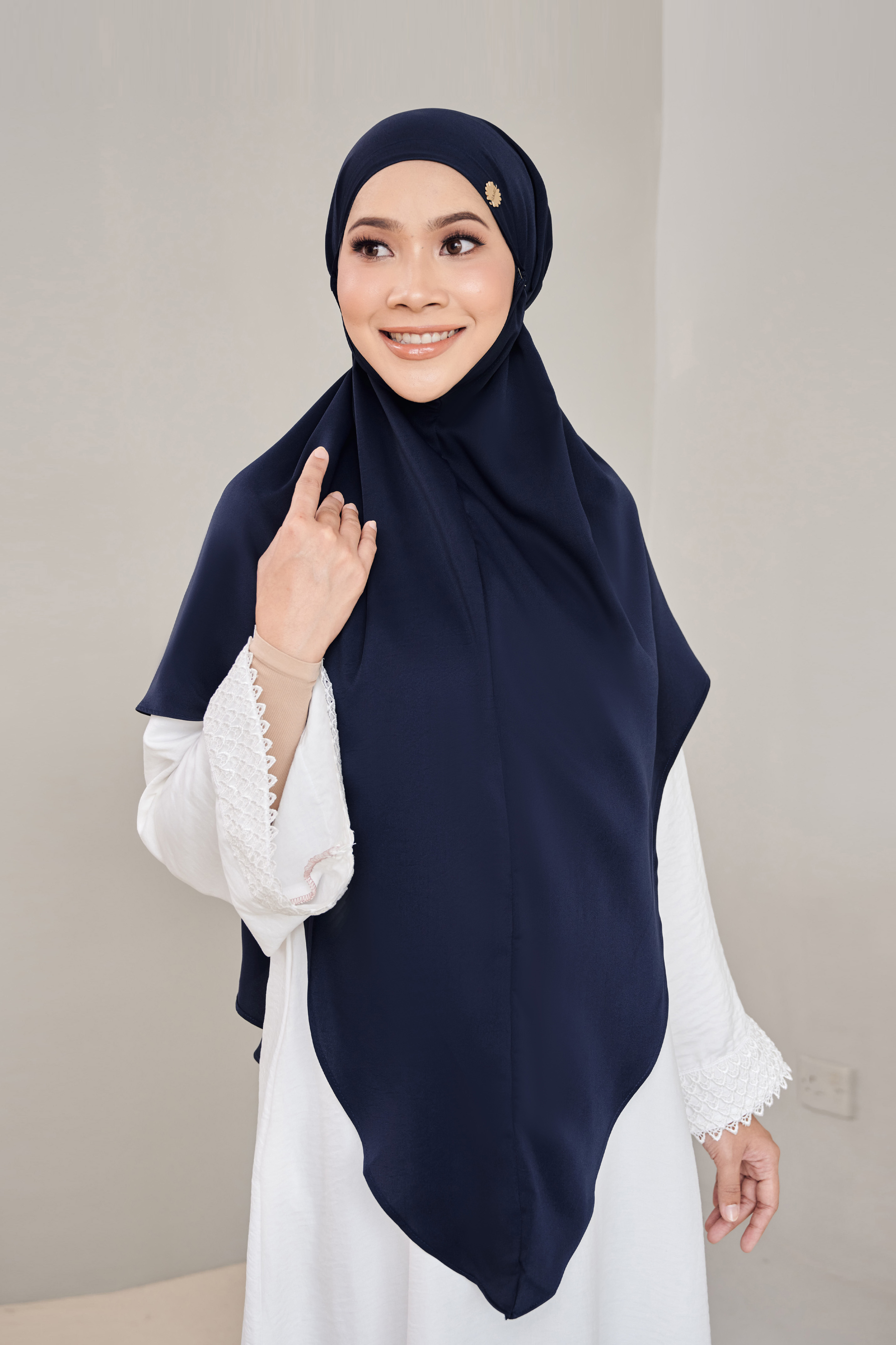 KHAWLA khimar in Navy Blue