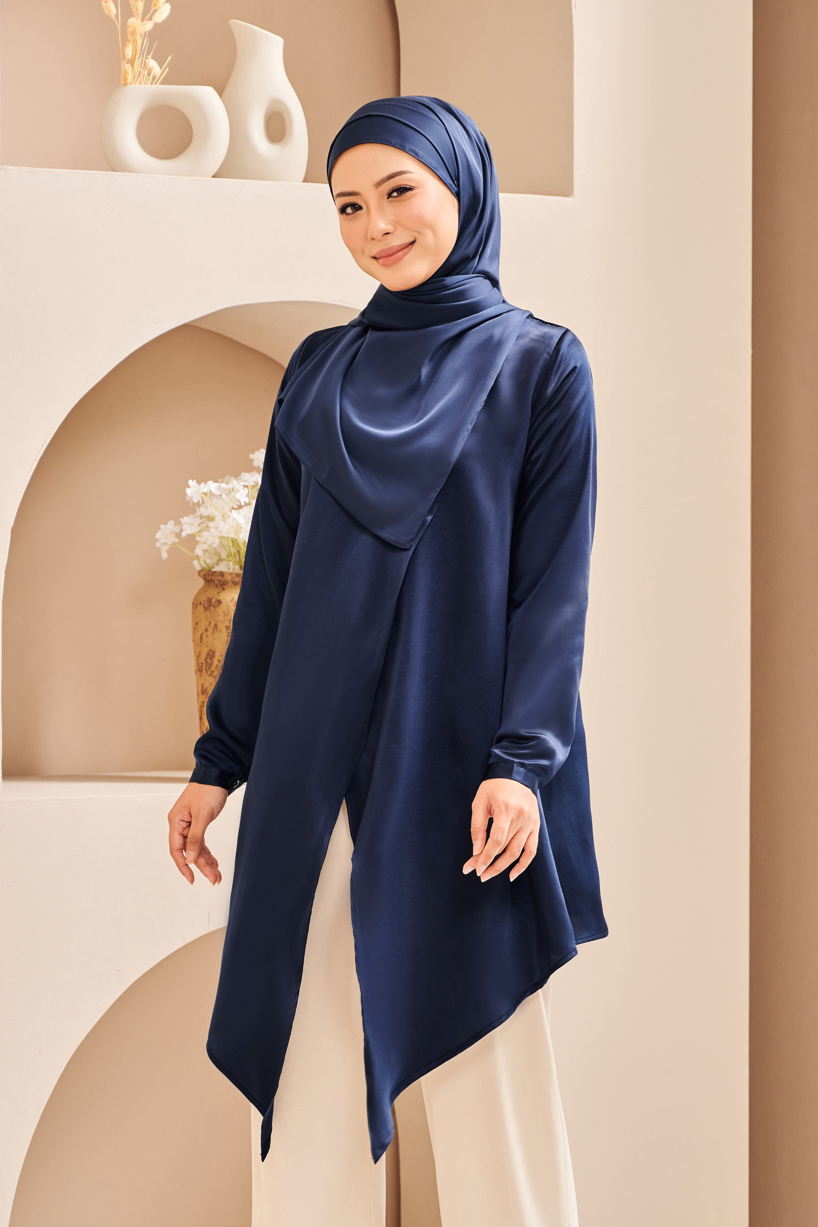 BRIA Blouse in Navy Blue