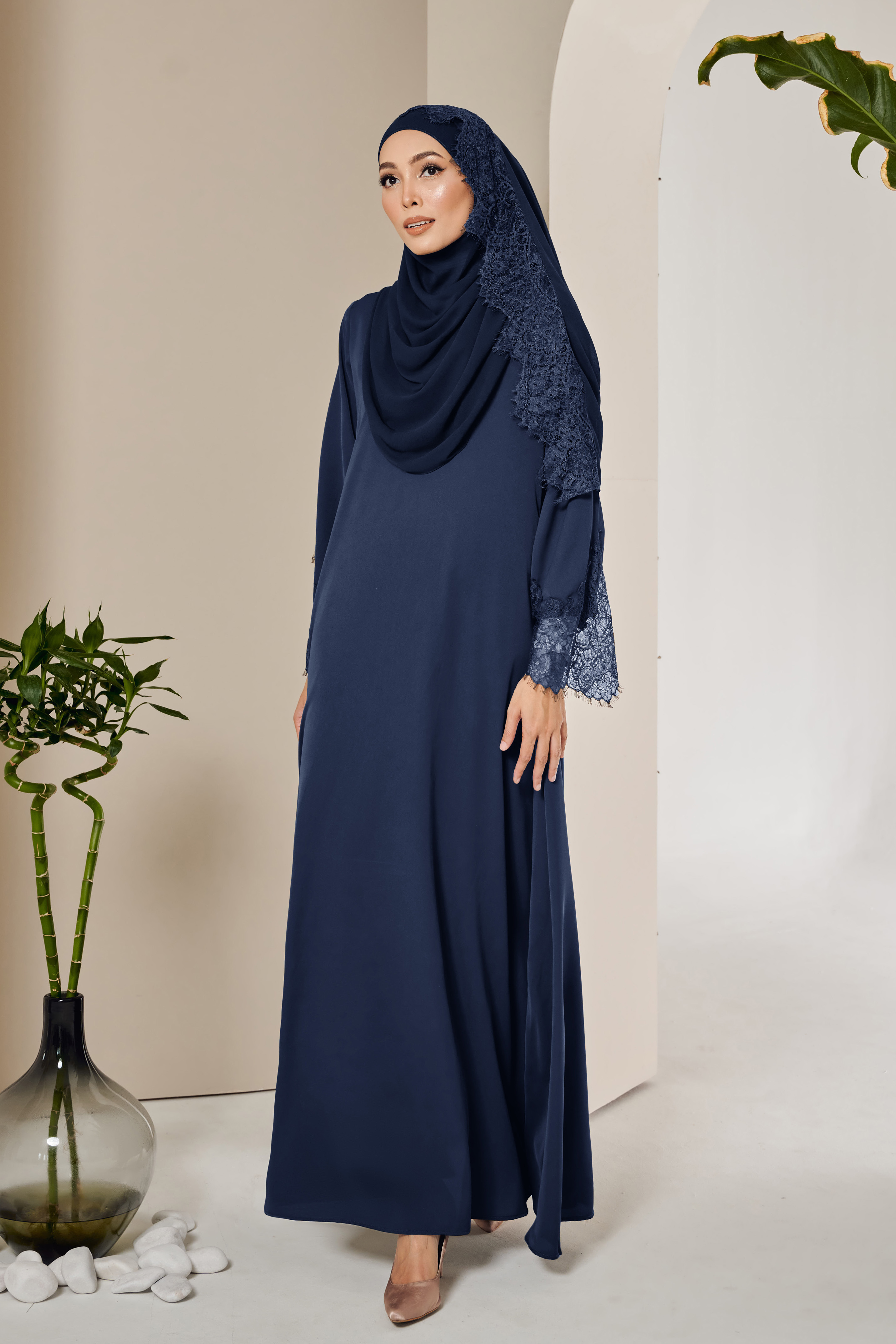 (AS-IS) AMIA Abaya in Navy Blue