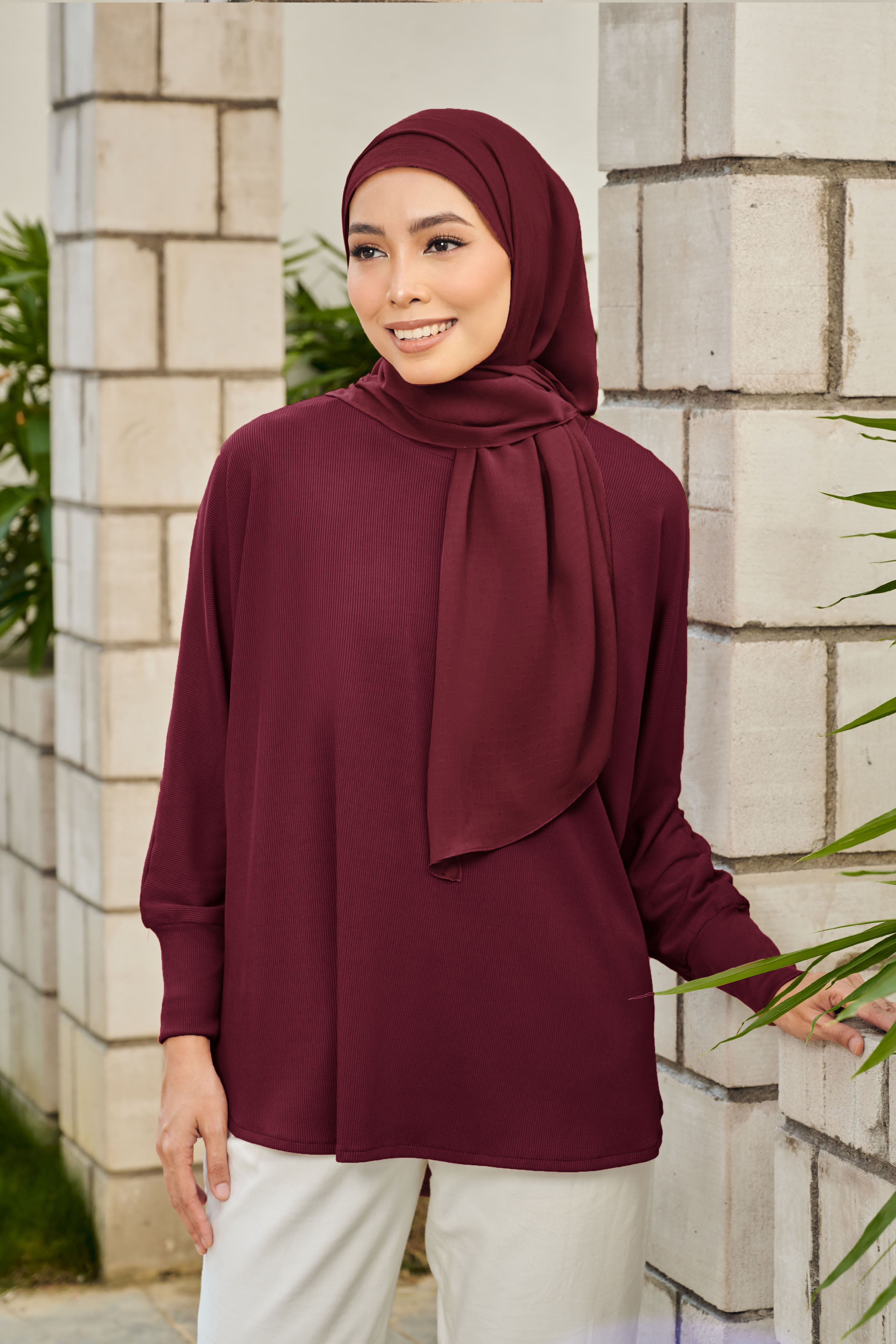 (AS-IS) AELLA Blouse in Red Burgundy