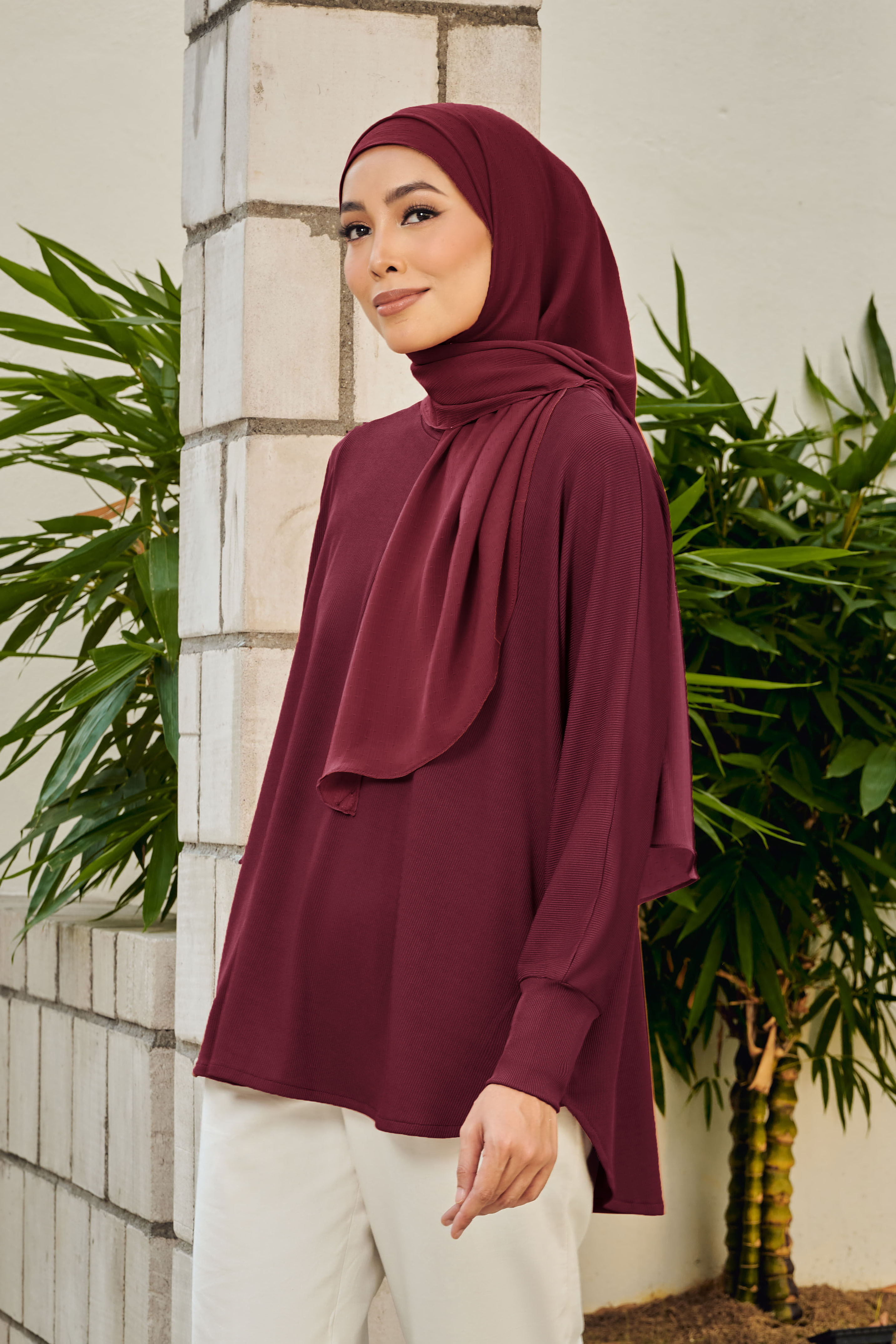 (AS-IS) AELLA Blouse in Red Burgundy