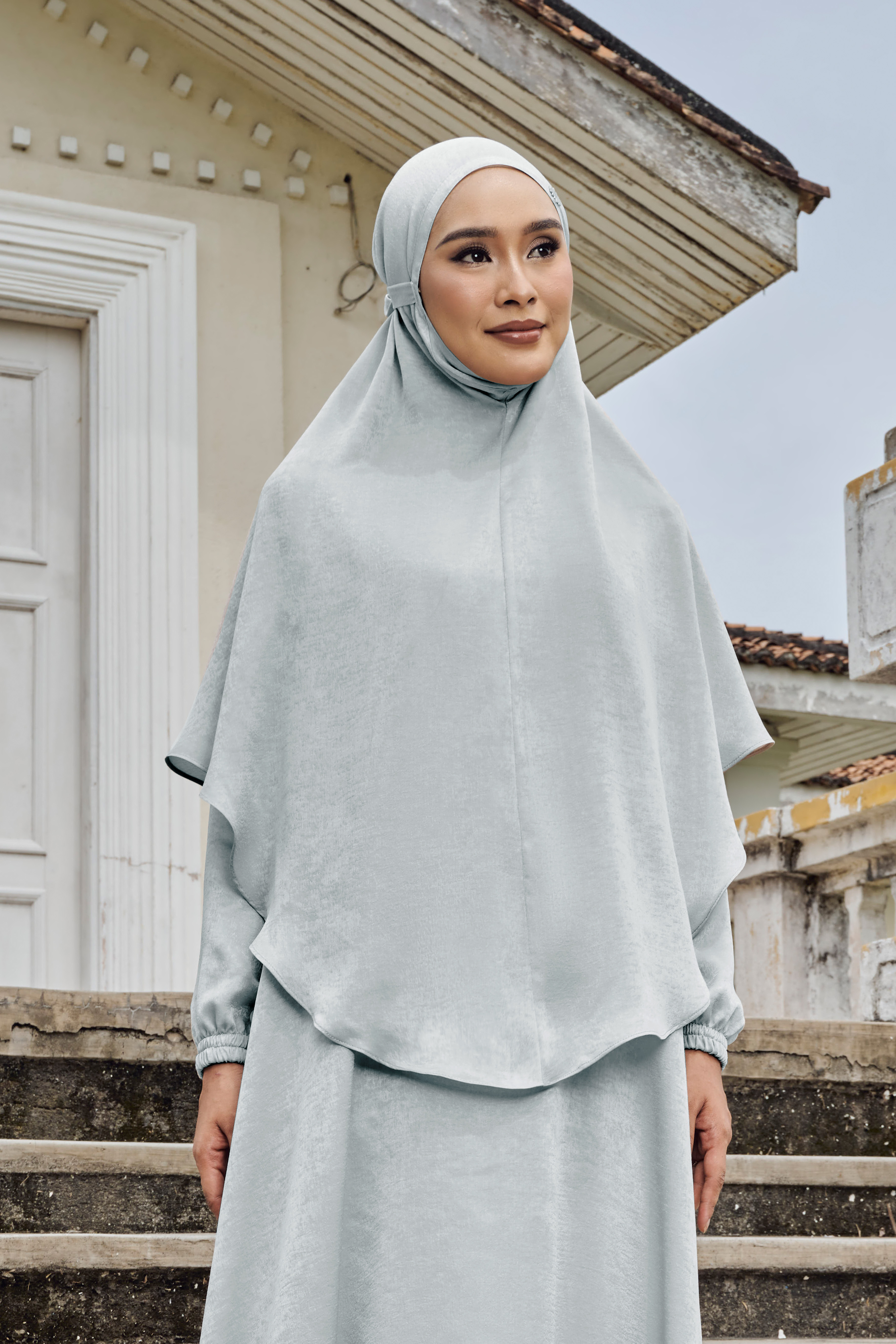 ZARIA Khimar in Silver