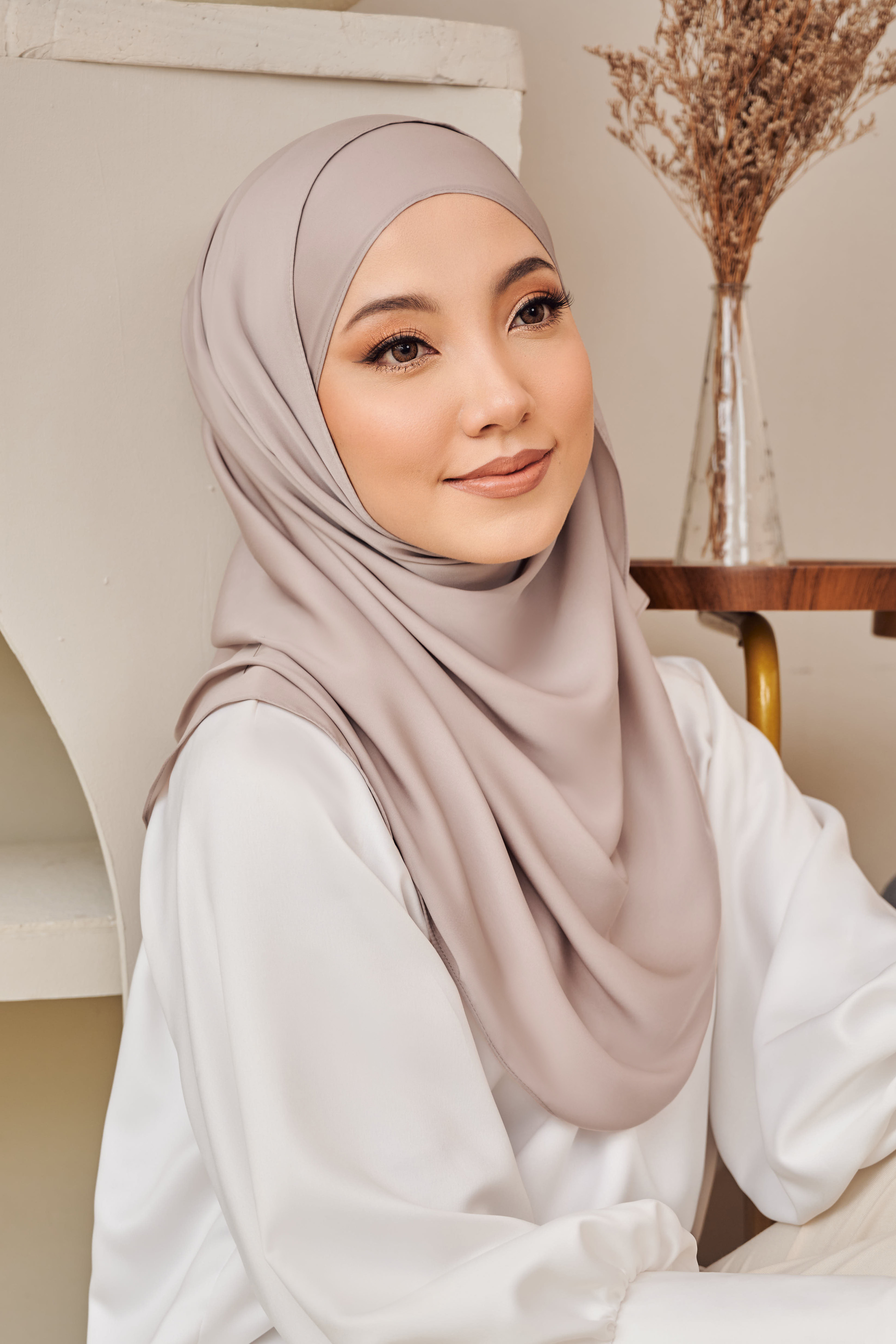 (AS-IS) NADA Satin Shawl in Soft Brown