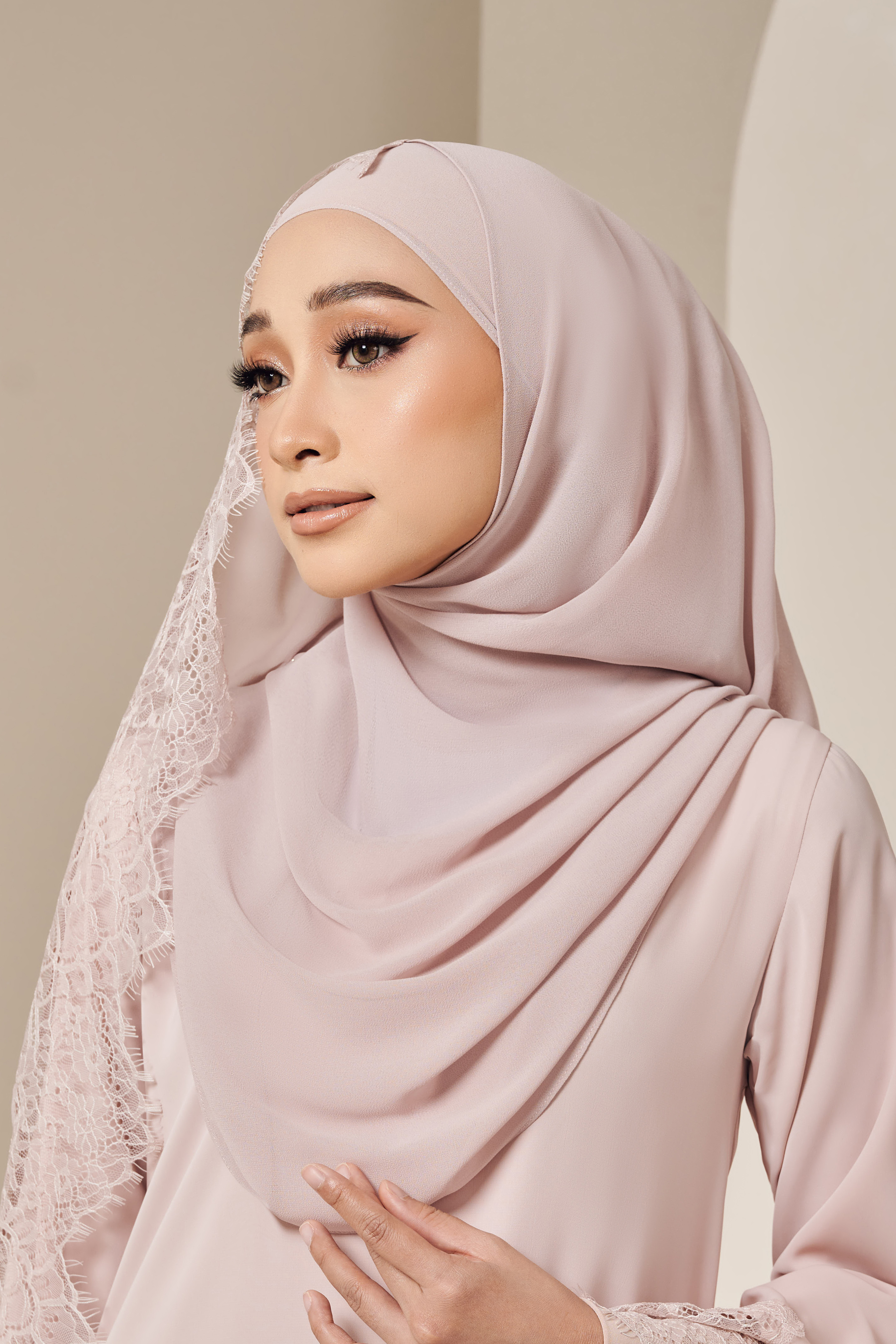 AMIA Long Shawl in Soft Pink