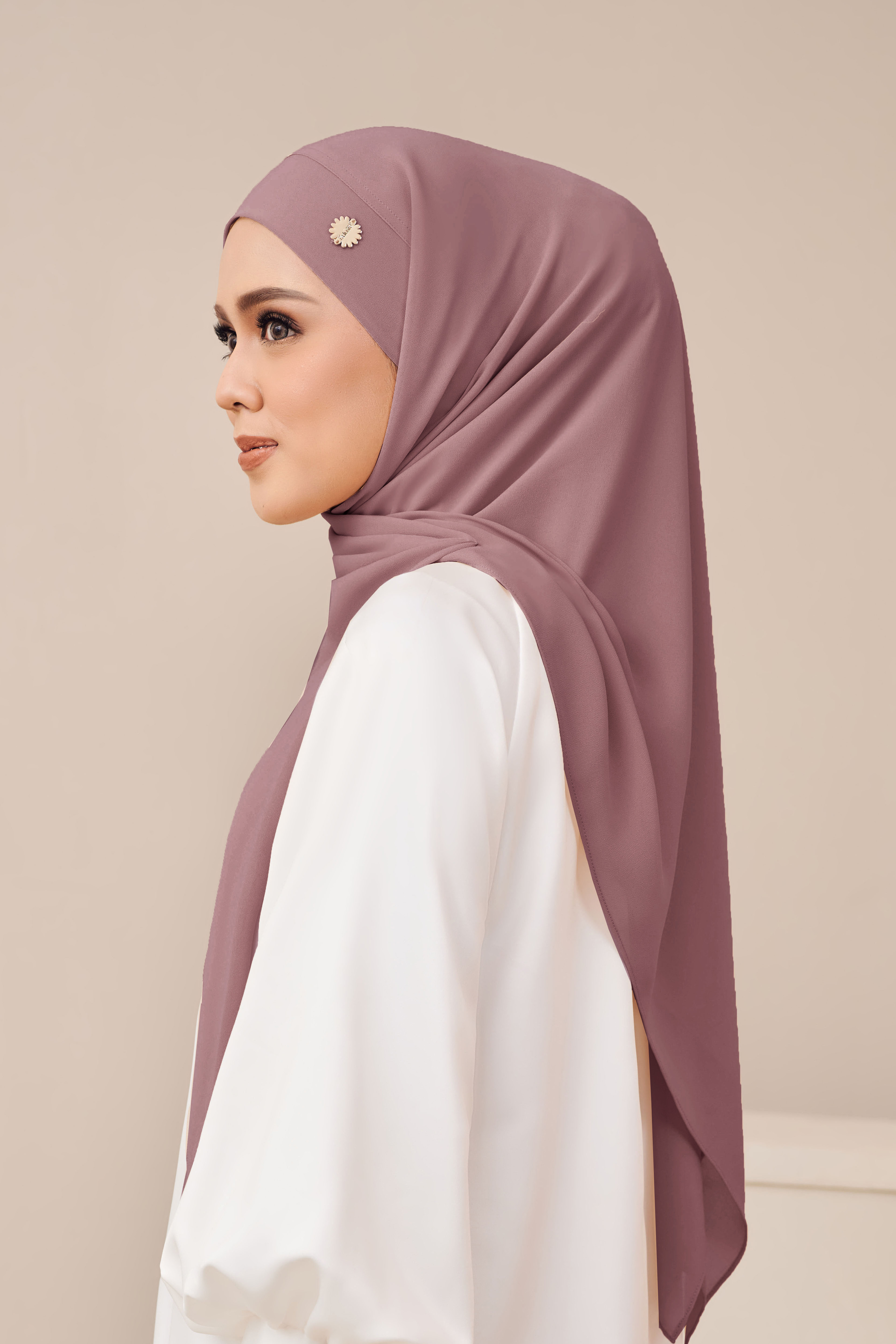 ROSE Bawal Lazy in Berry