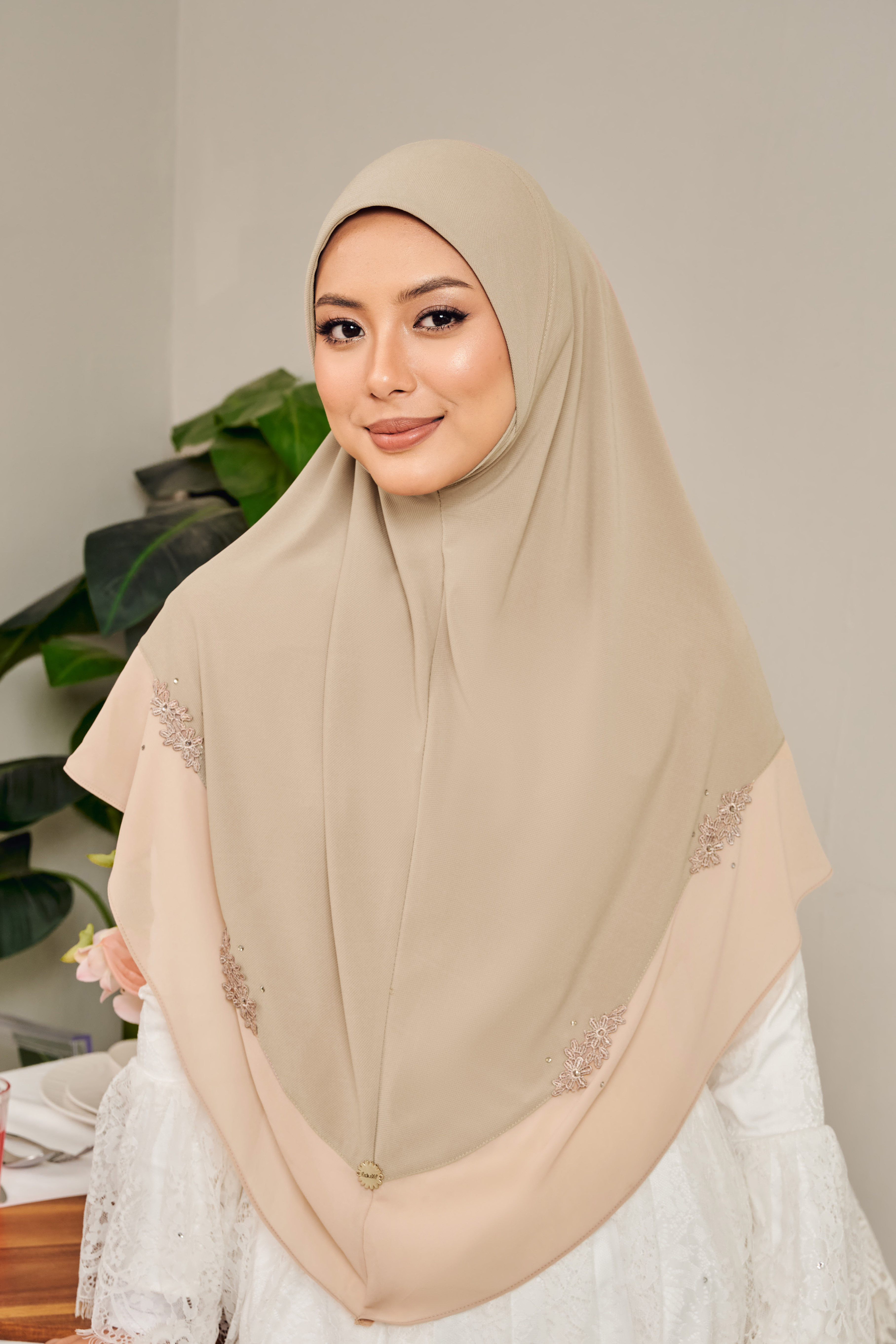(AS-IS) AURORA Slip On Hijab in Clay Sand