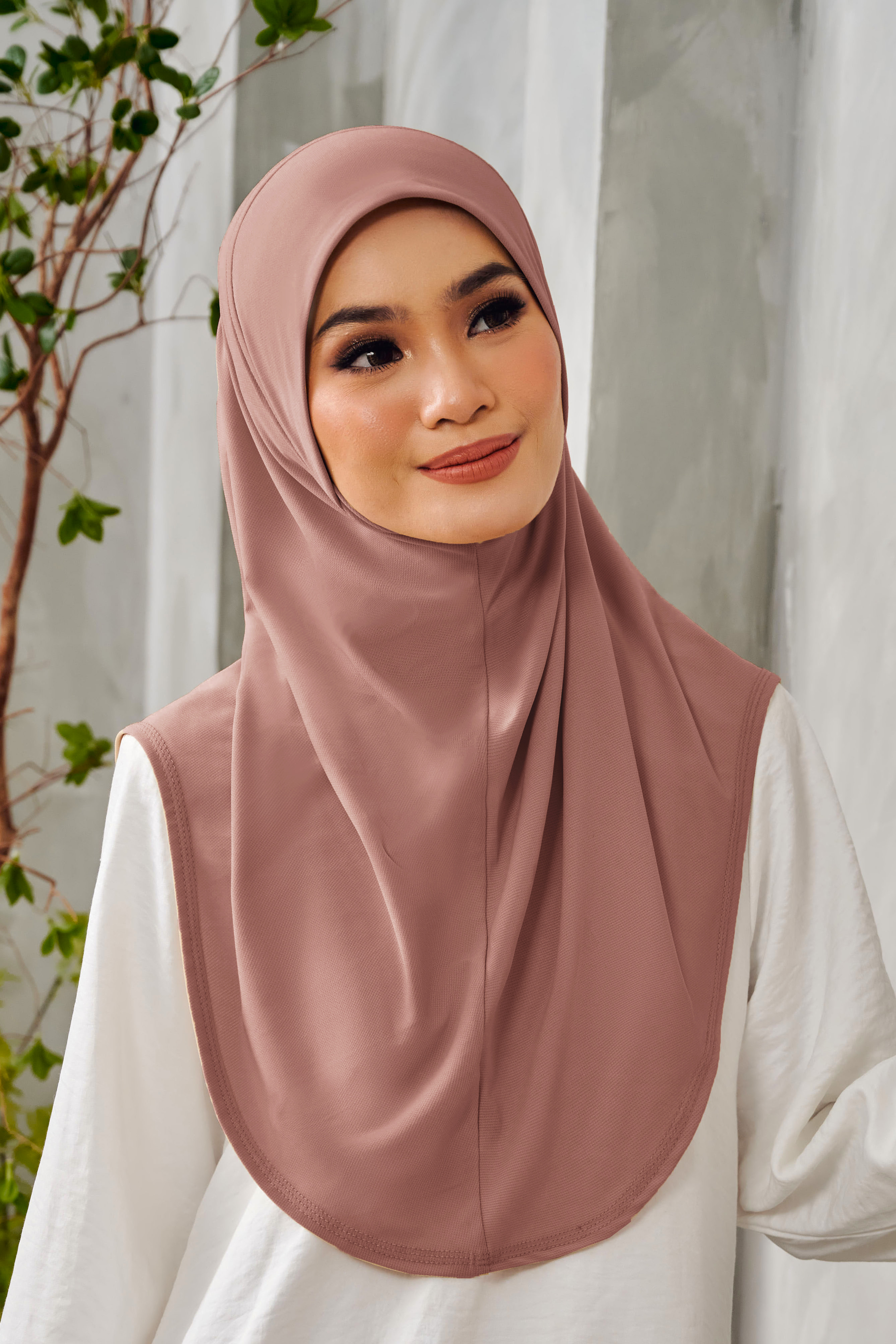 (AS-IS) SERA Slip On Hijab in Dusty Red