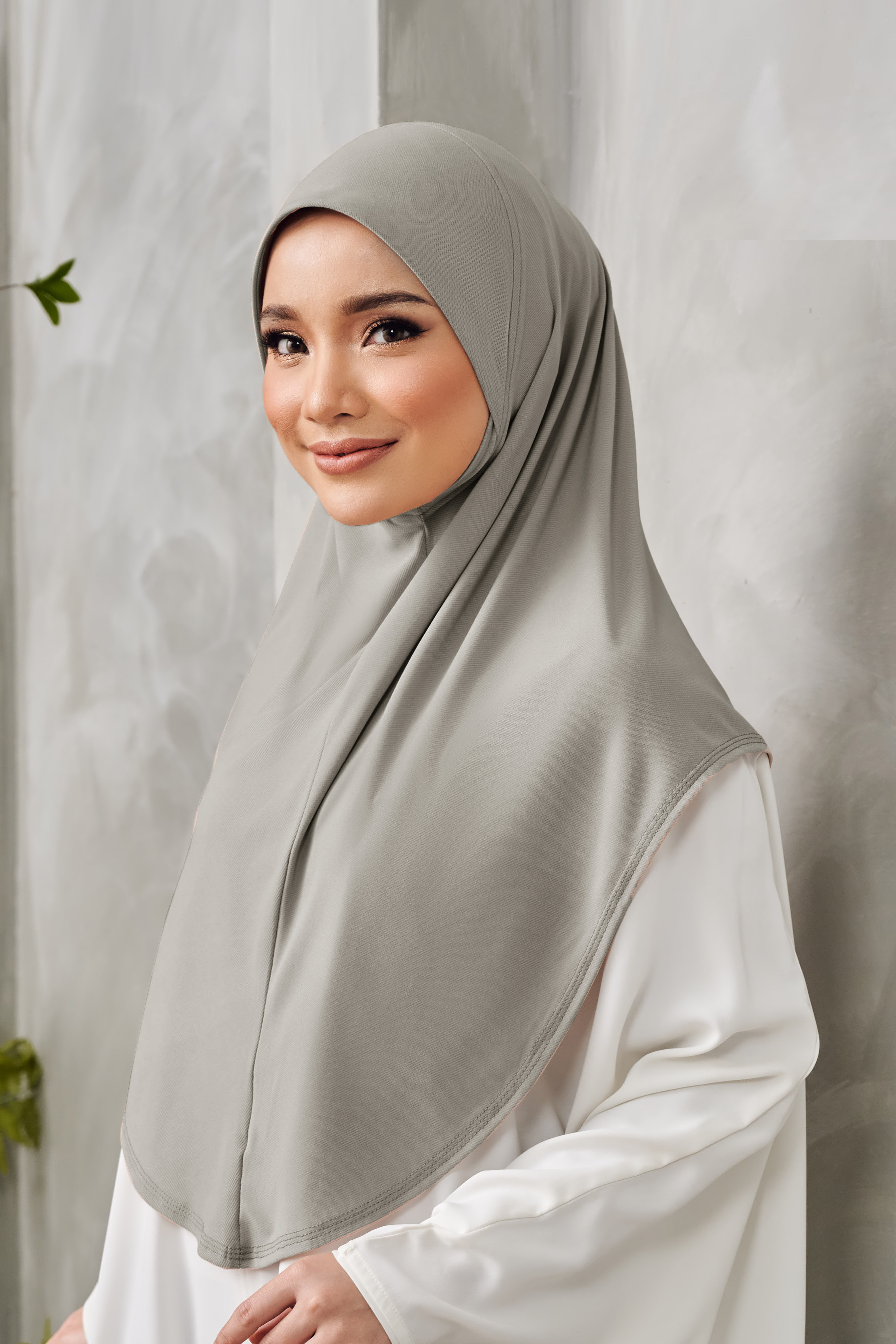 SERA Slip On Hijab in Grey