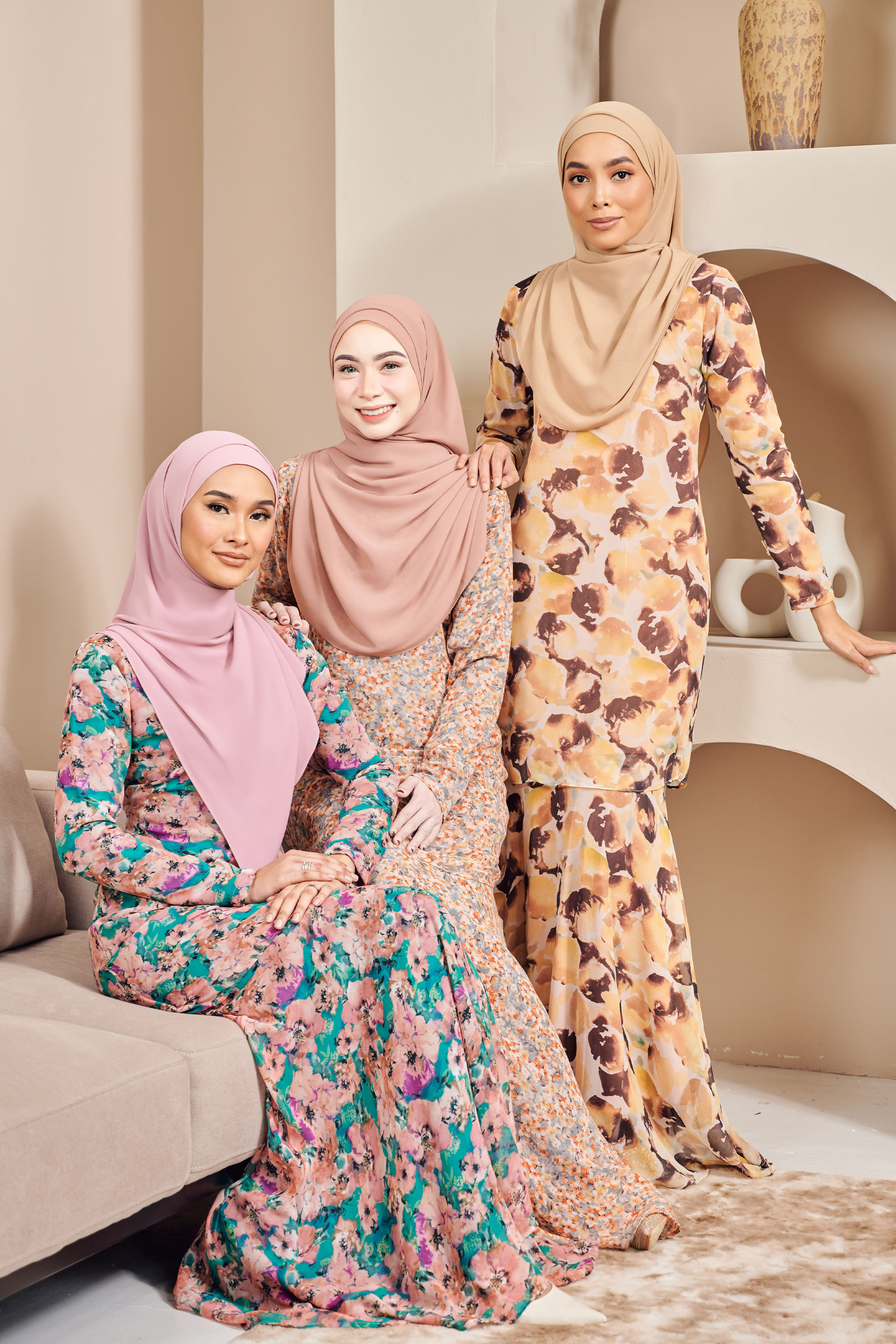 Aura Kurung in Kate