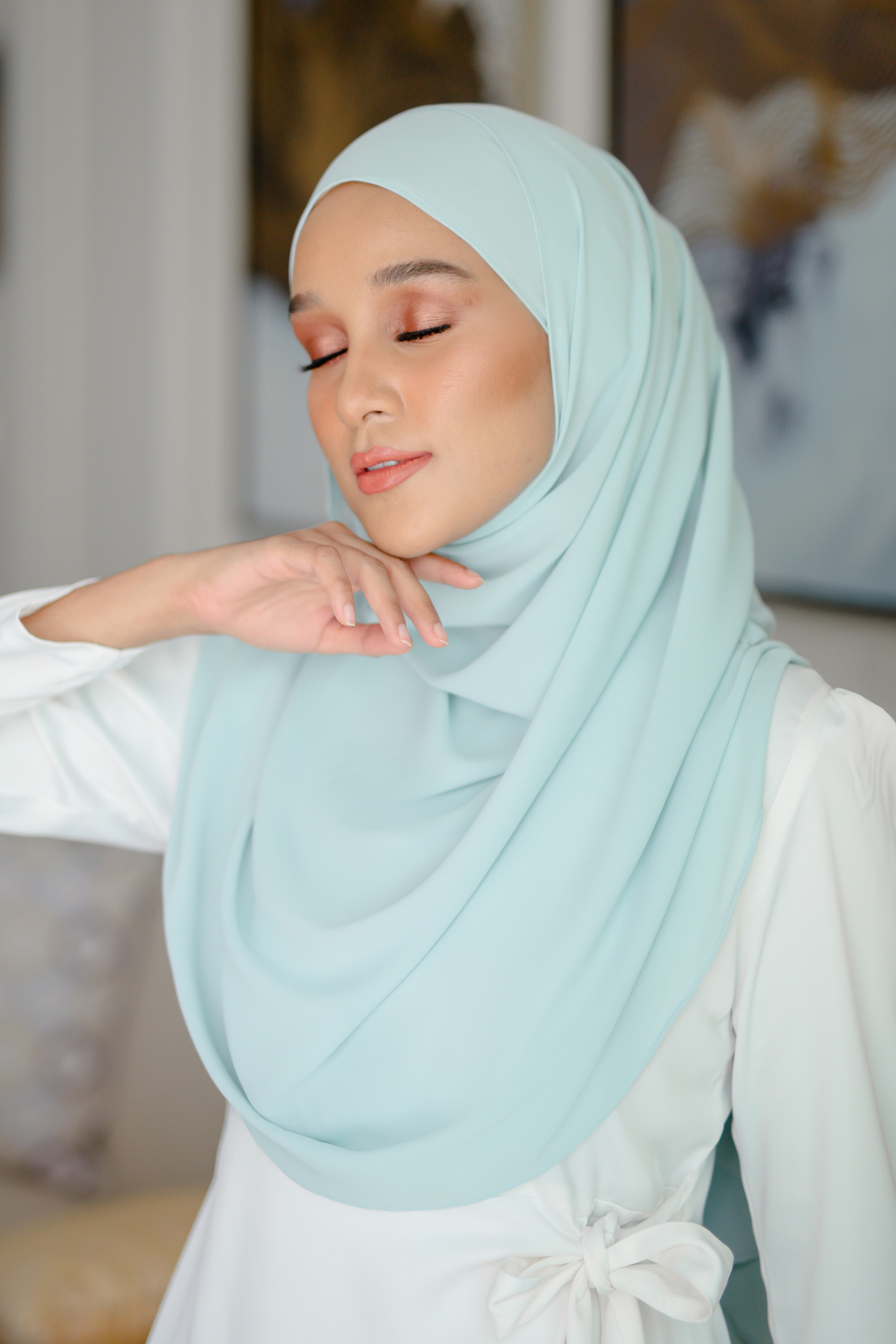 (AS-IS) Pikat Long Shawl in Pantone Mint