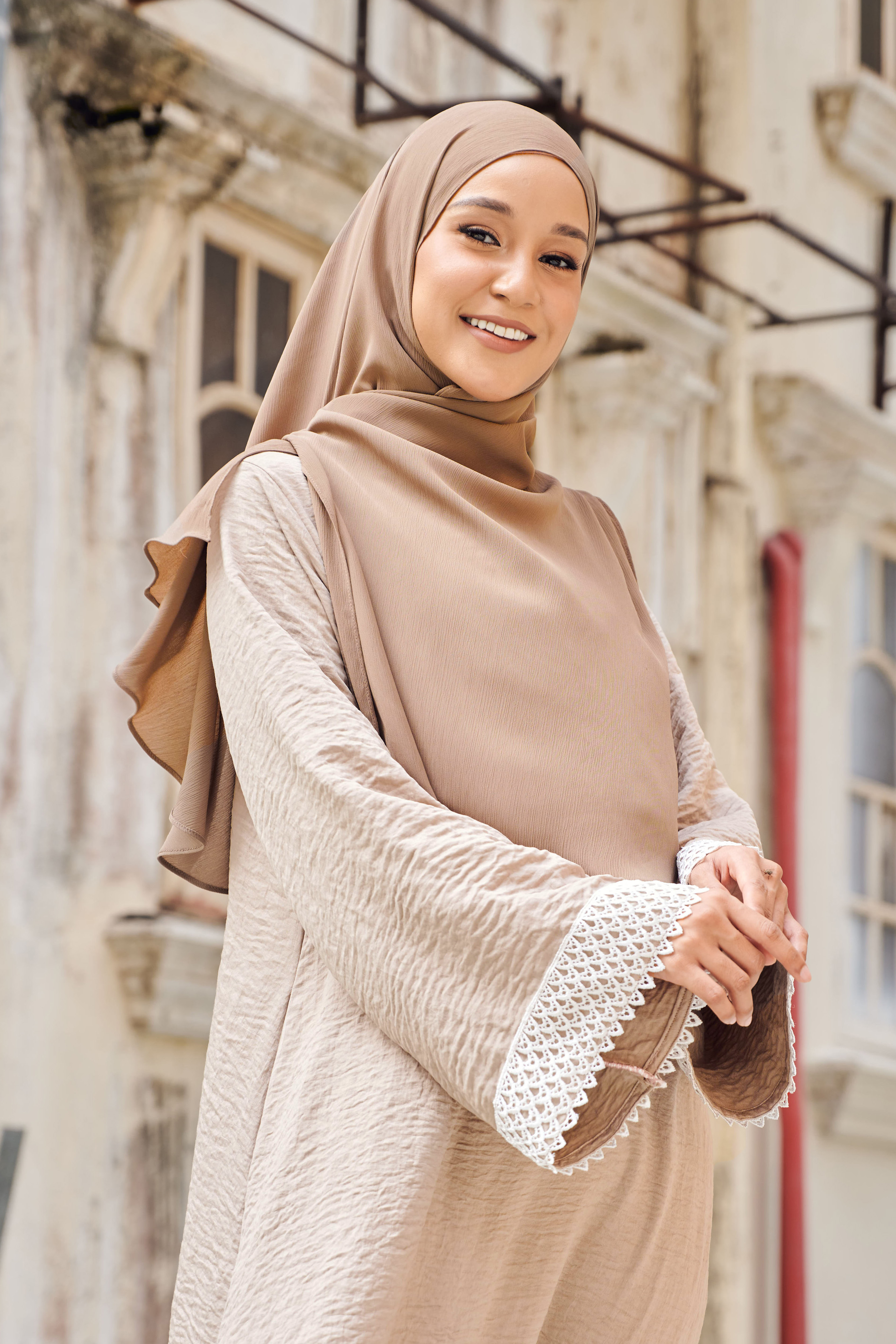 (AS-IS) AISHA Jubah in Sand