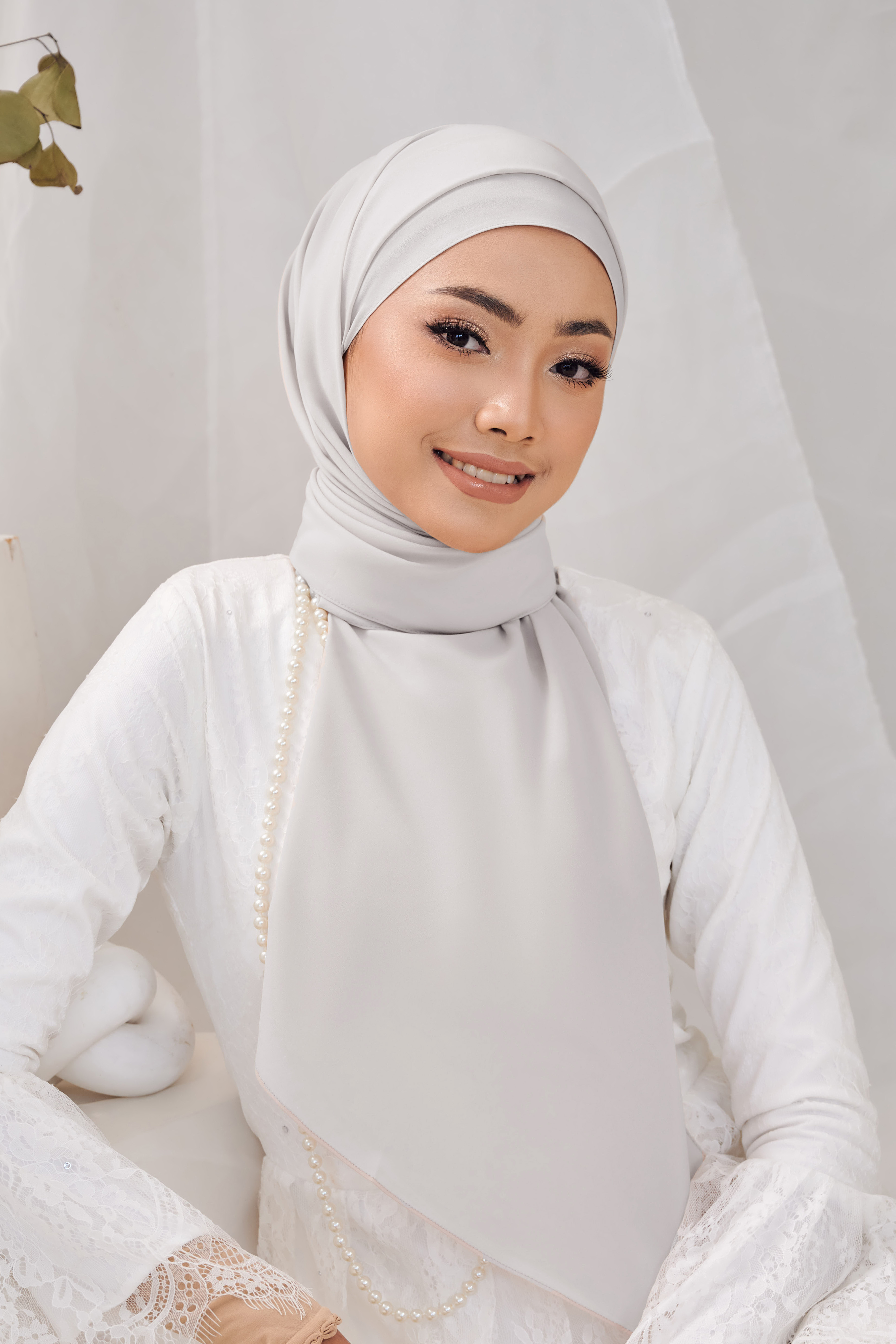 (AS-IS) ALUN Long Shawl in Silver