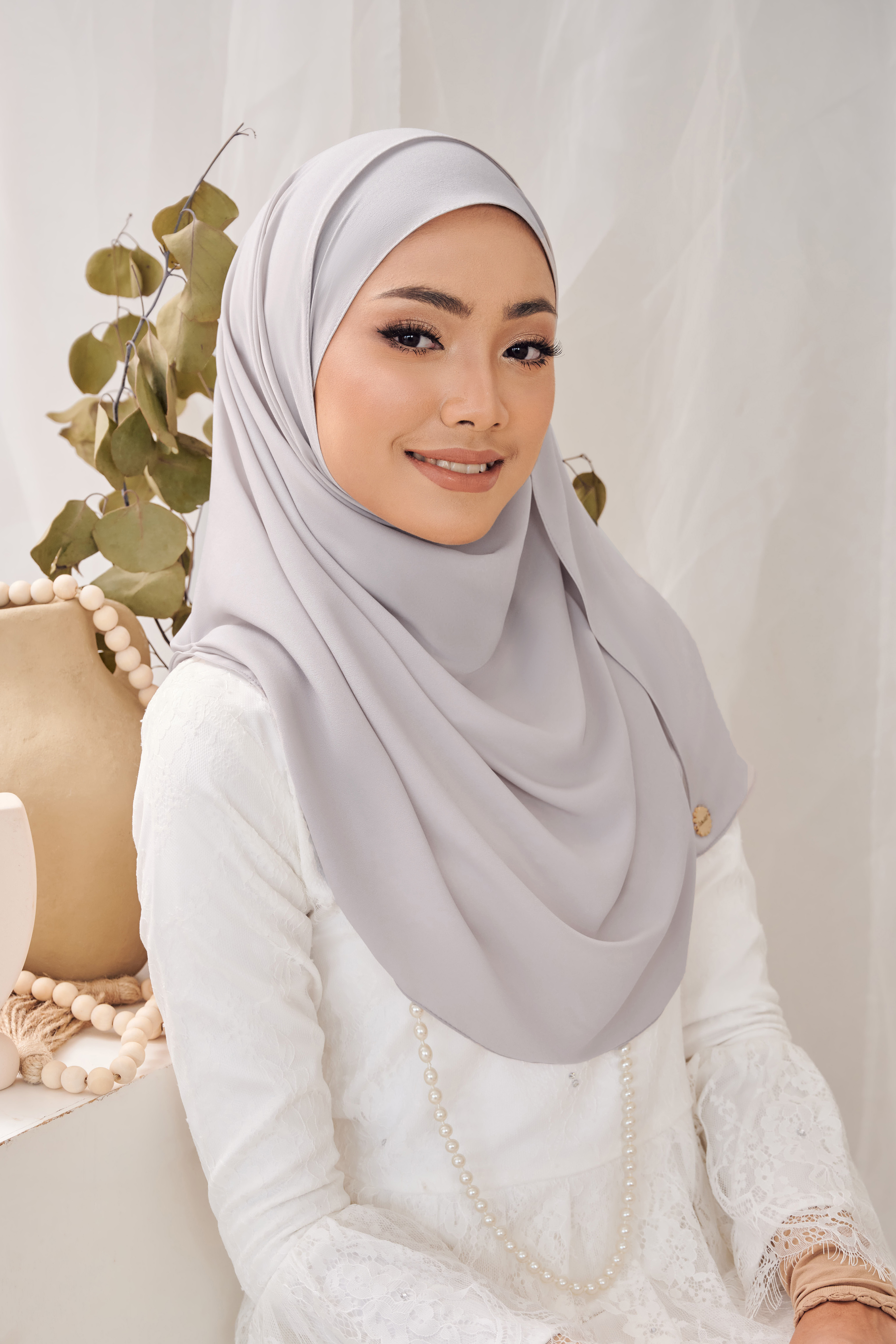 ALUN Long Shawl in Soft Grey