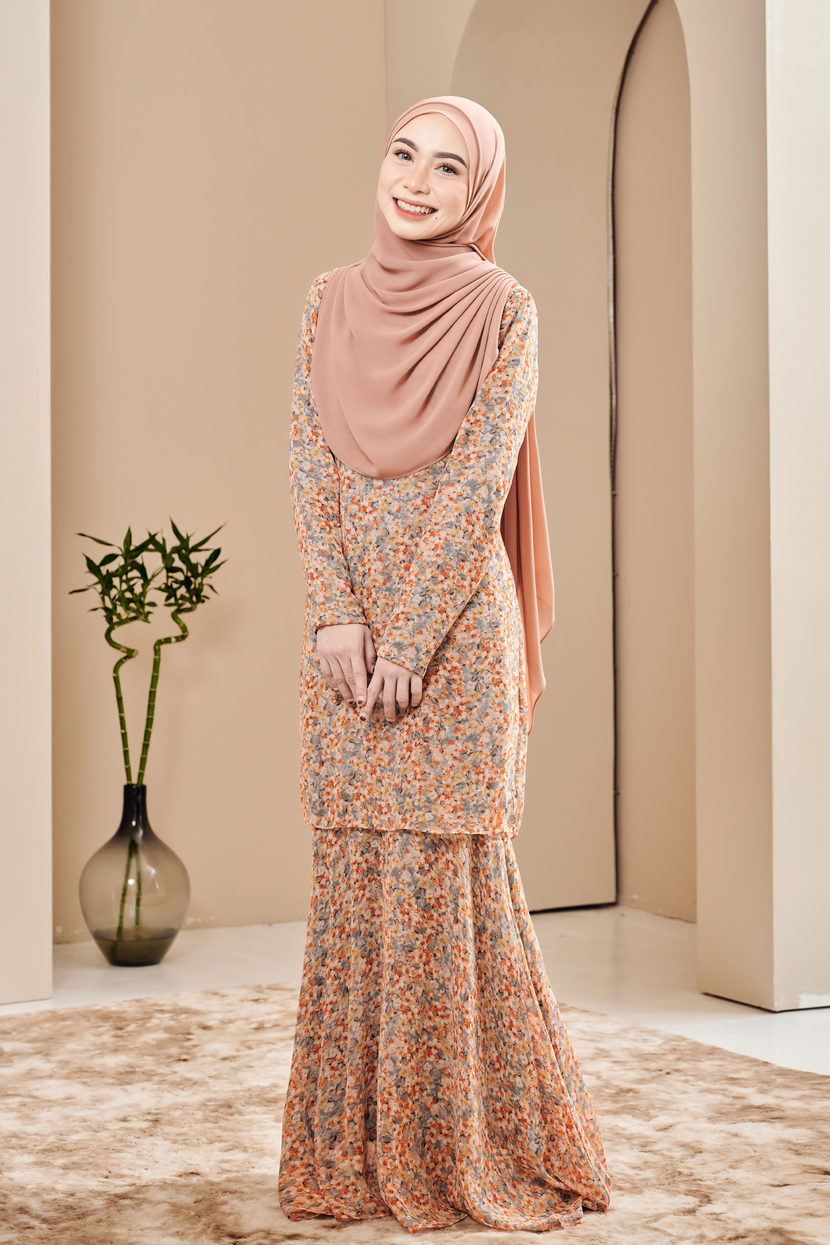 Aura Kurung in Sophie