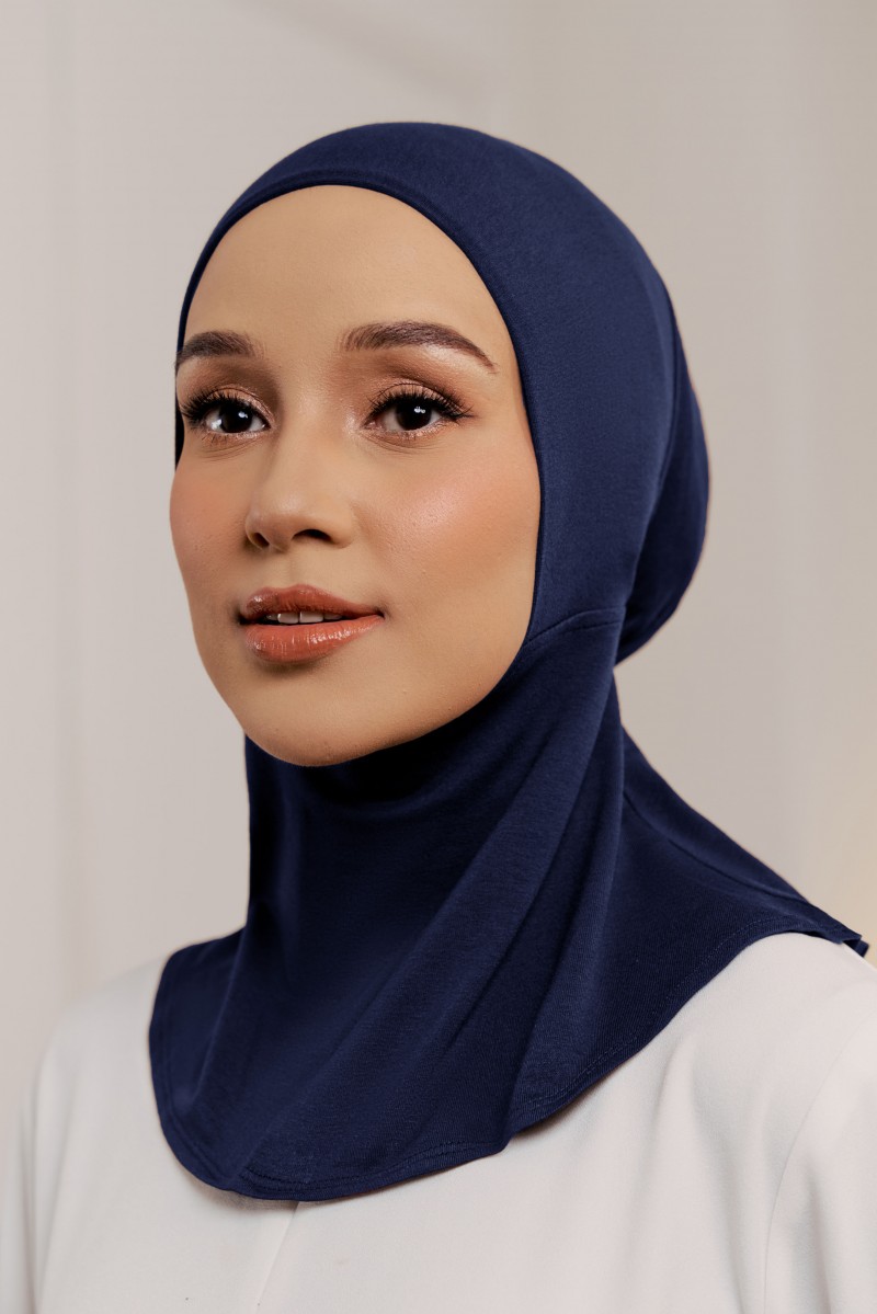 Aveen Inner Neck in Deep Blue