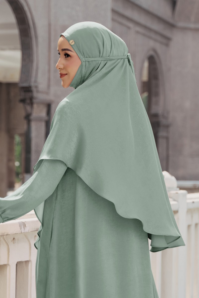 ZARIA Khimar in Dusty Green