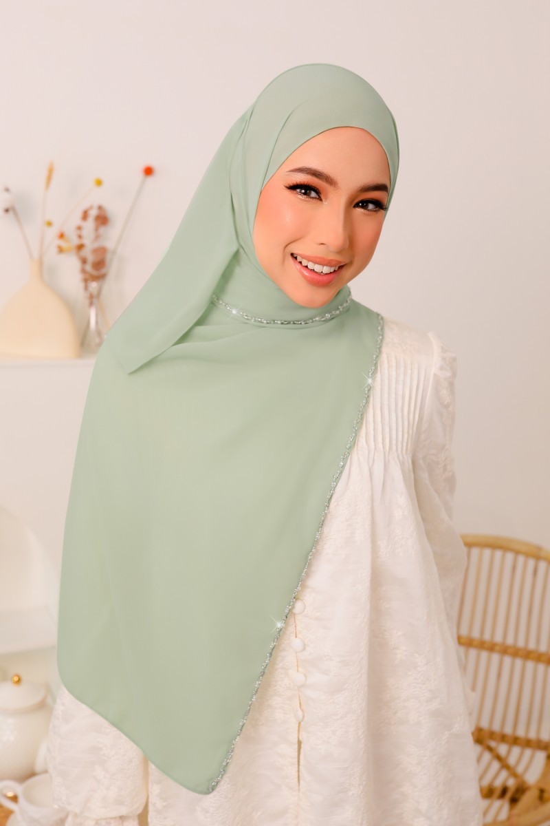 SHASMEEN Beads Long Shawl in Light Green