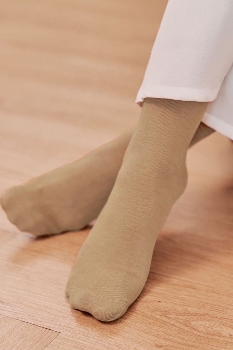 KIRA Socks in Almond