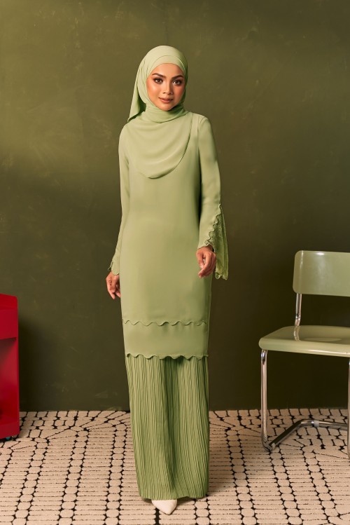 MERANTI Kurung in Avocado