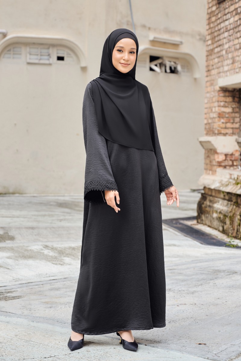 (AS-IS) AISHA Jubah in Black ( NO LACE )