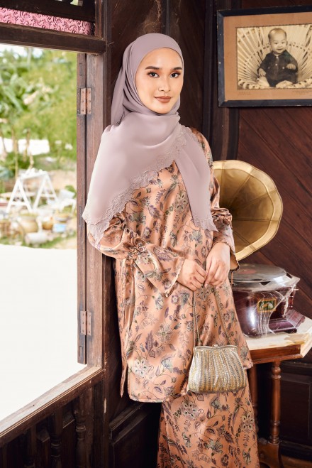 Tinta Kurung in Copper Brown