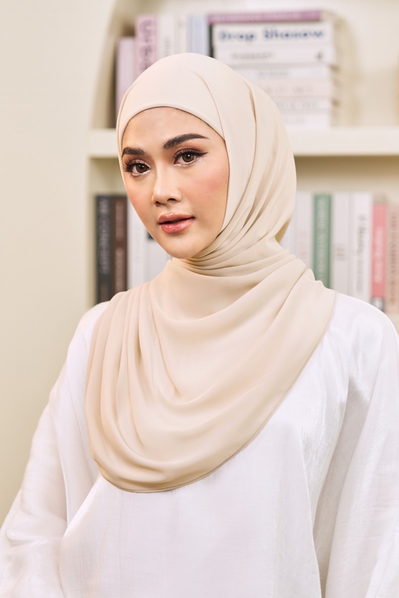 ADINA Instant Shawl with attached inner in Cream