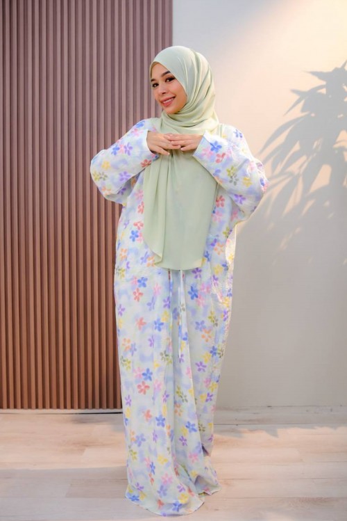 Zafira Kaftan in Eliya