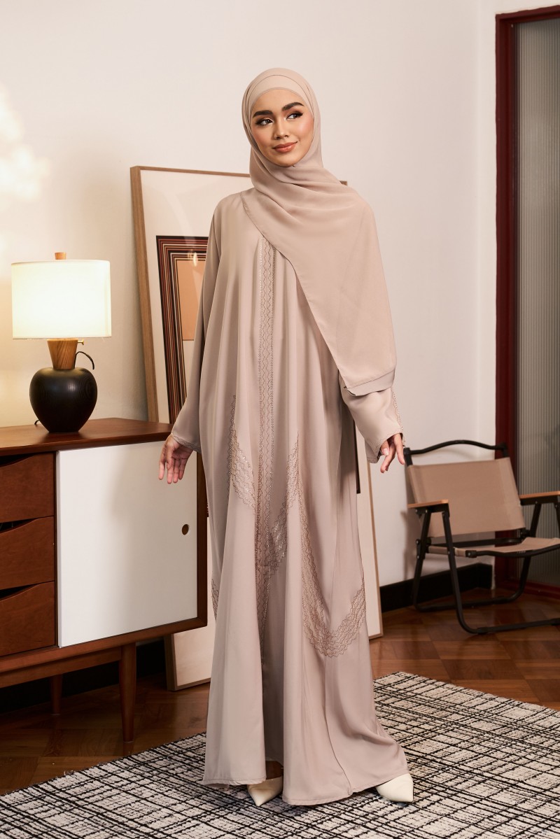 (AS-IS) ELARA Jubah F1 in Beige Cream